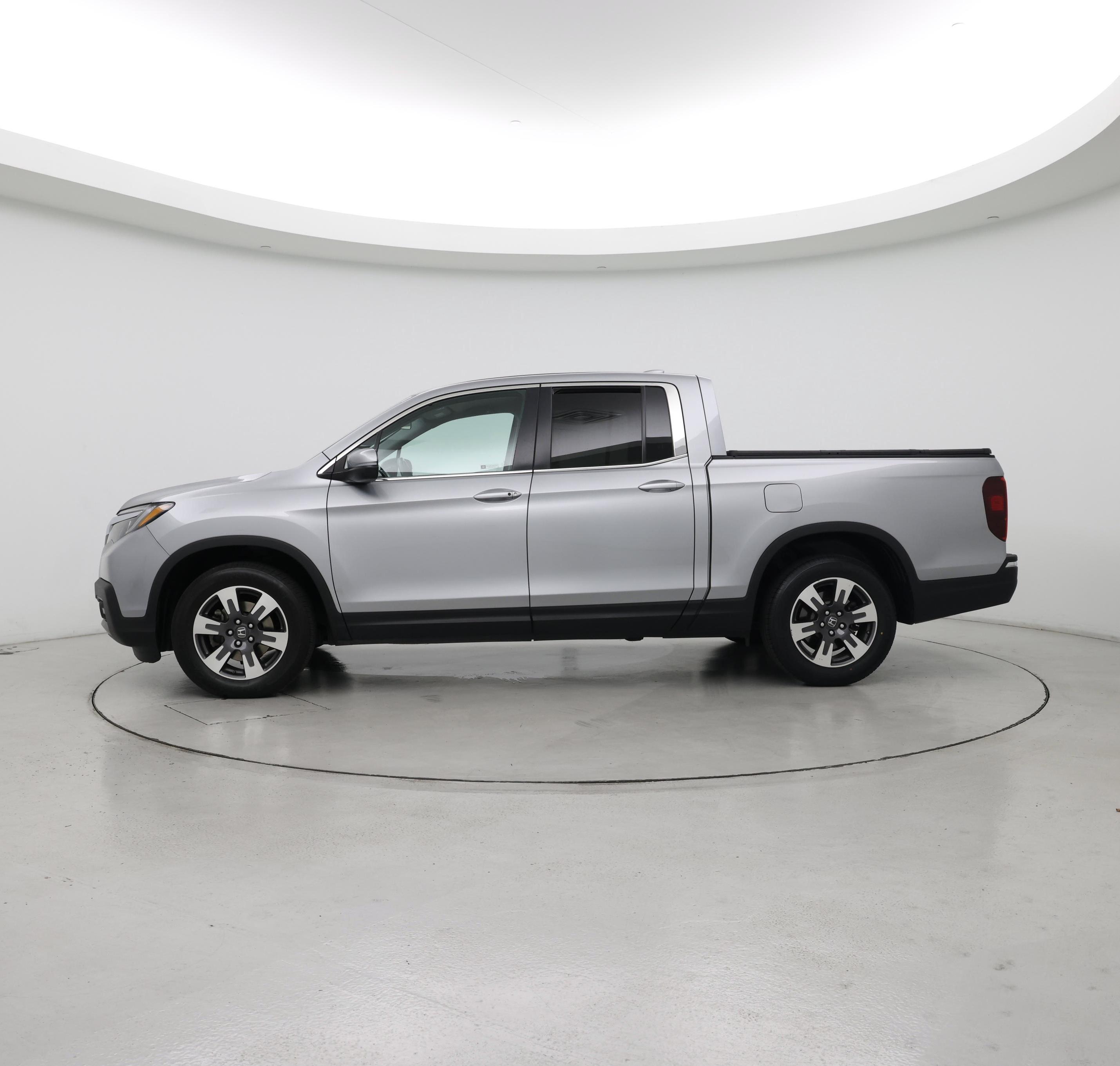 Thumbnail: 2017 Honda Ridgeline - 3