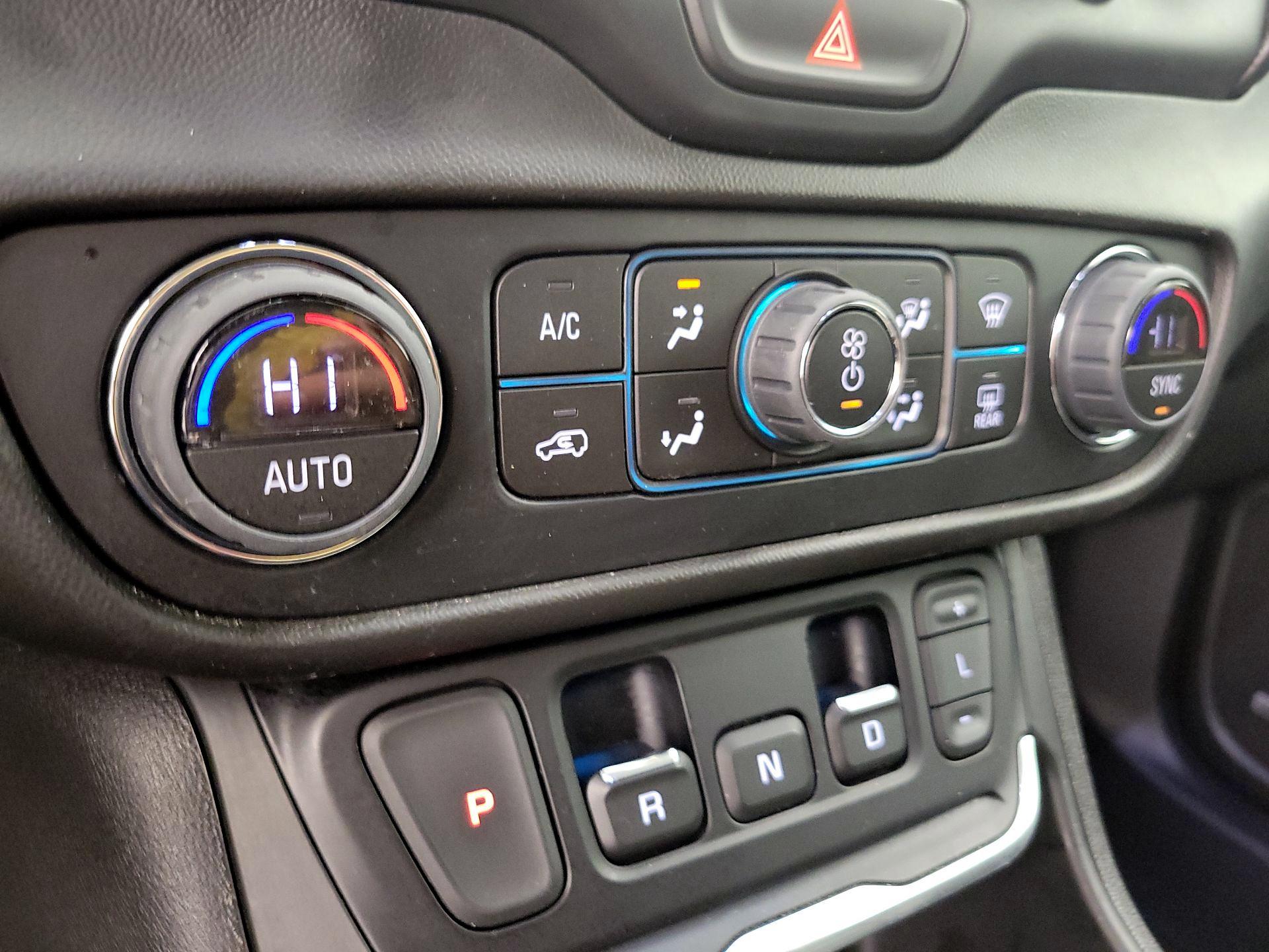 Thumbnail: 2020 GMC Terrain - 17