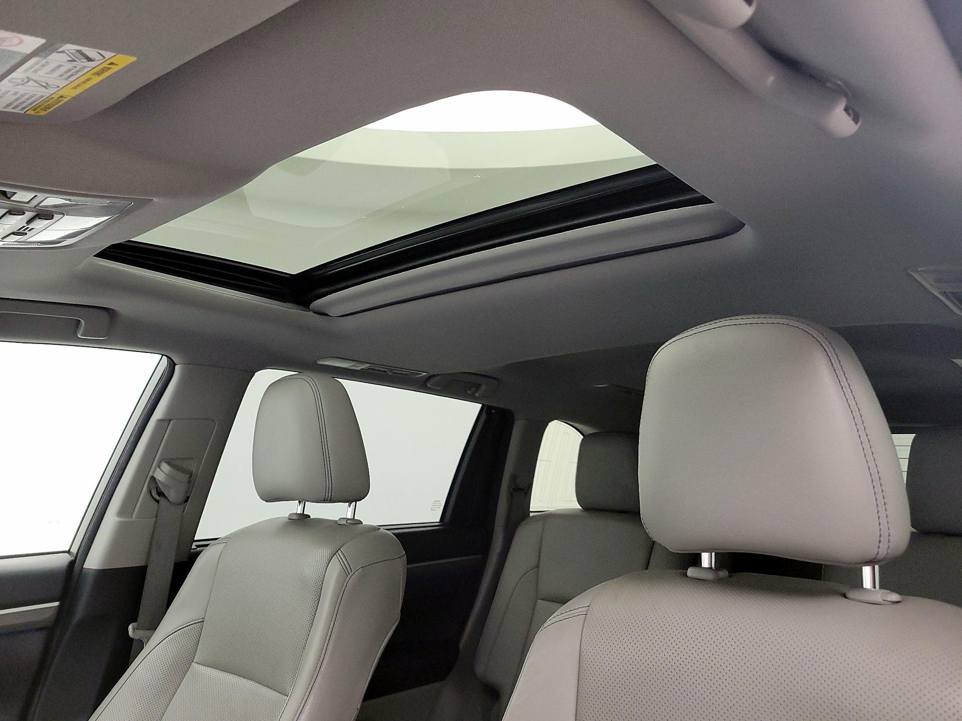 Thumbnail: 2018 Toyota Highlander - 20