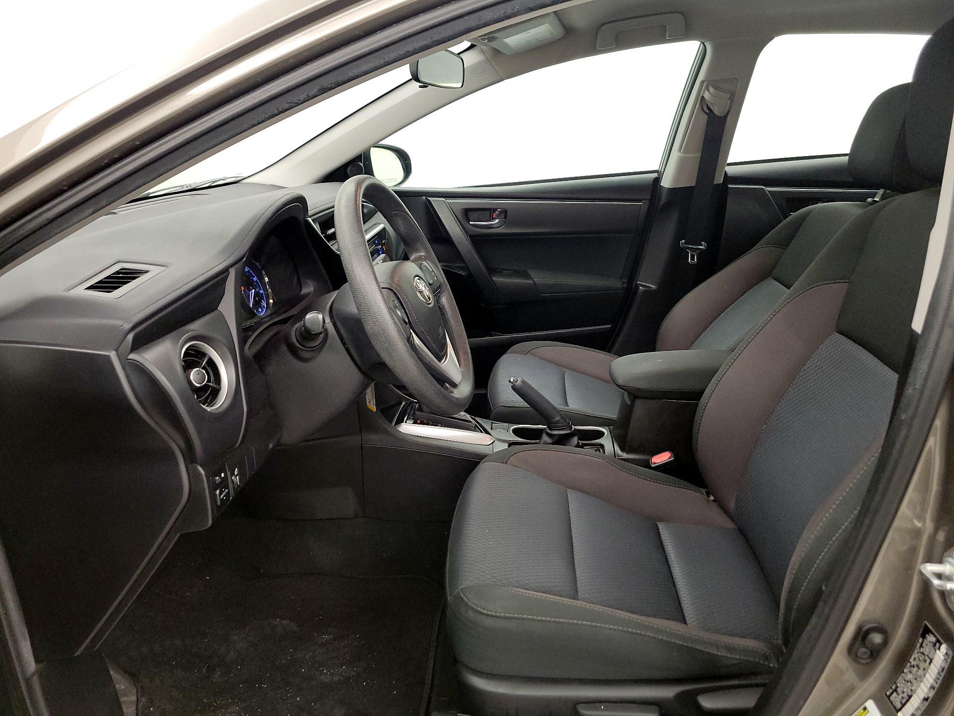 Thumbnail: 2017 Toyota Corolla - 11