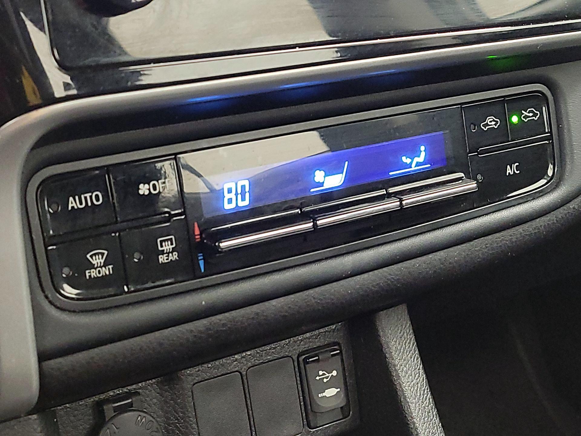 Thumbnail: 2017 Toyota Corolla - 16