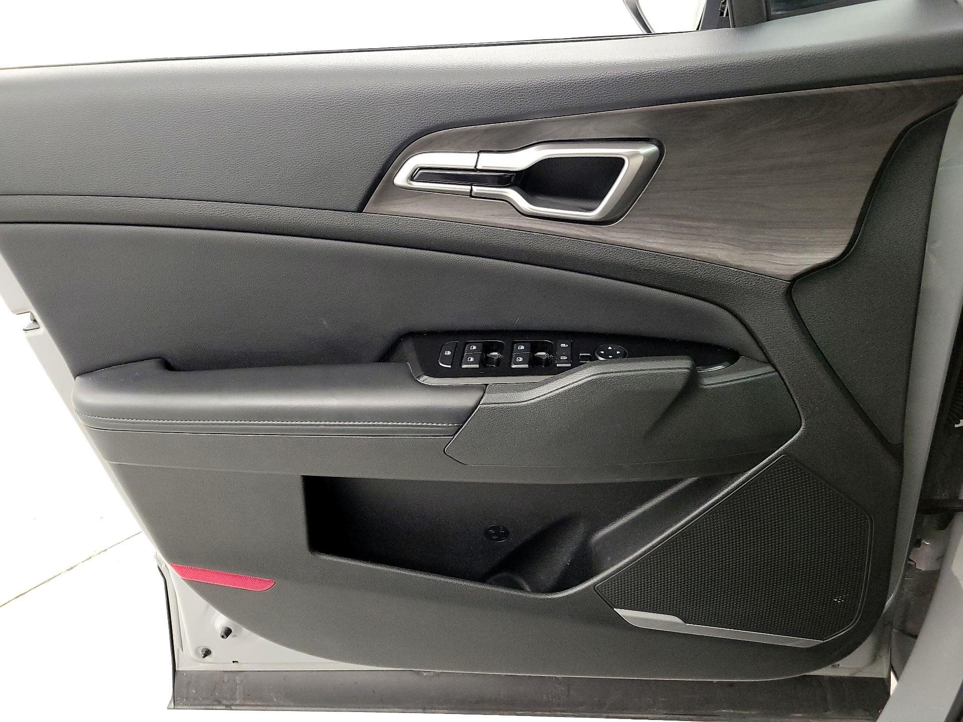 Thumbnail: 2023 Kia Sportage - 12