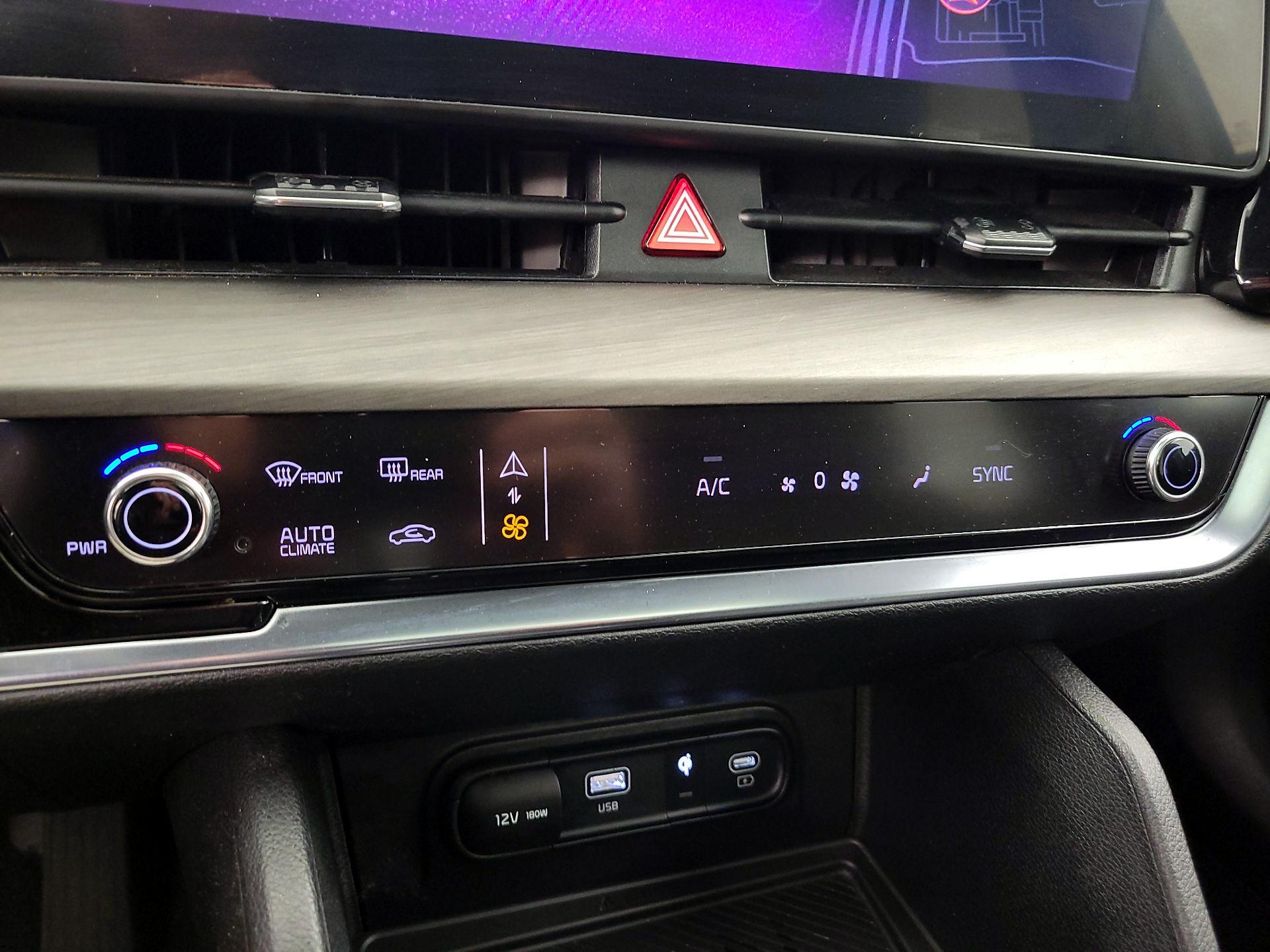 Thumbnail: 2023 Kia Sportage - 17