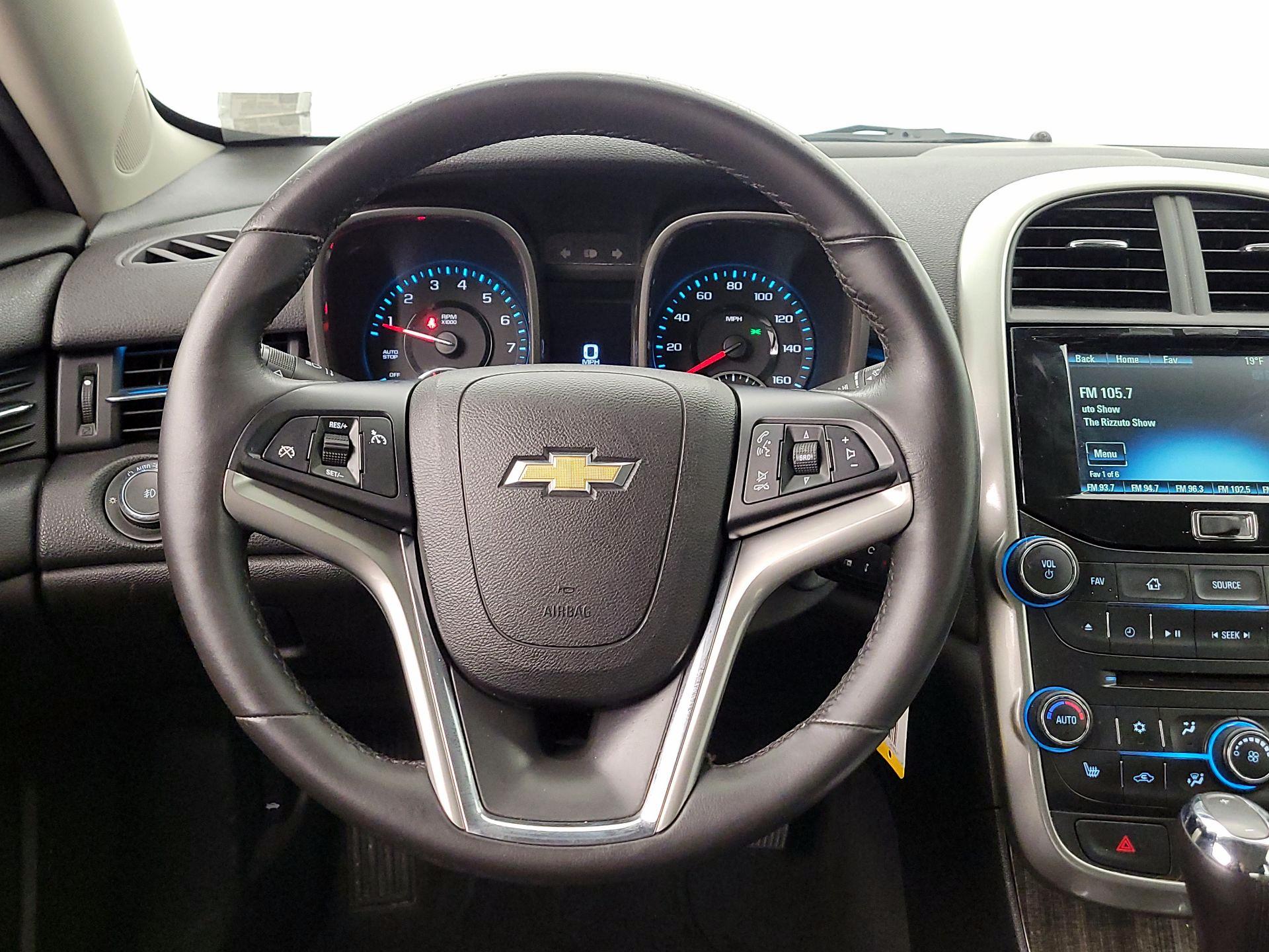 Thumbnail: 2016 Chevrolet Malibu - 10