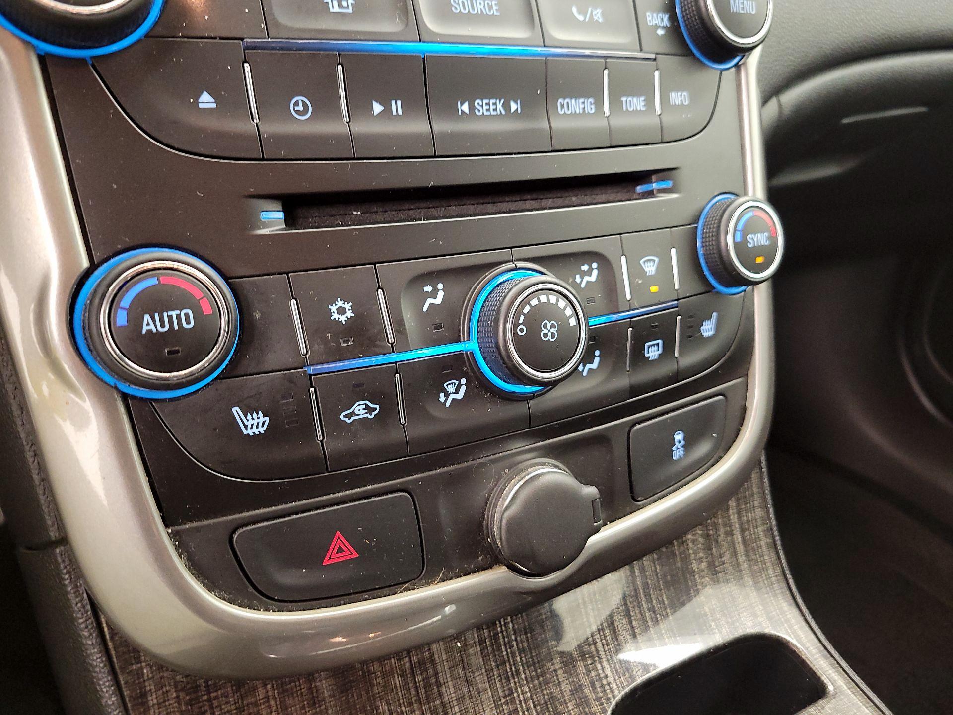 Thumbnail: 2016 Chevrolet Malibu - 15