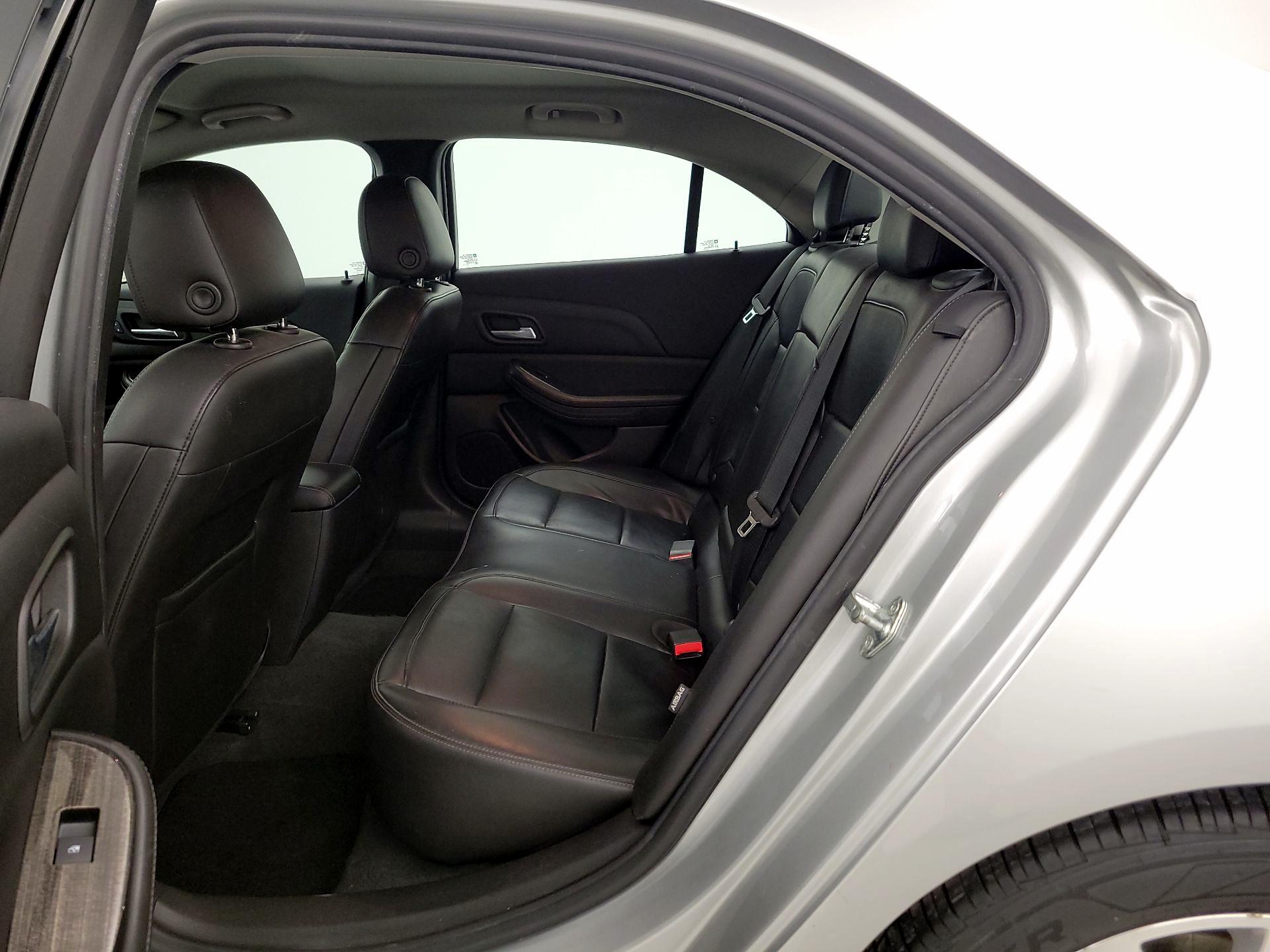 Thumbnail: 2016 Chevrolet Malibu - 18