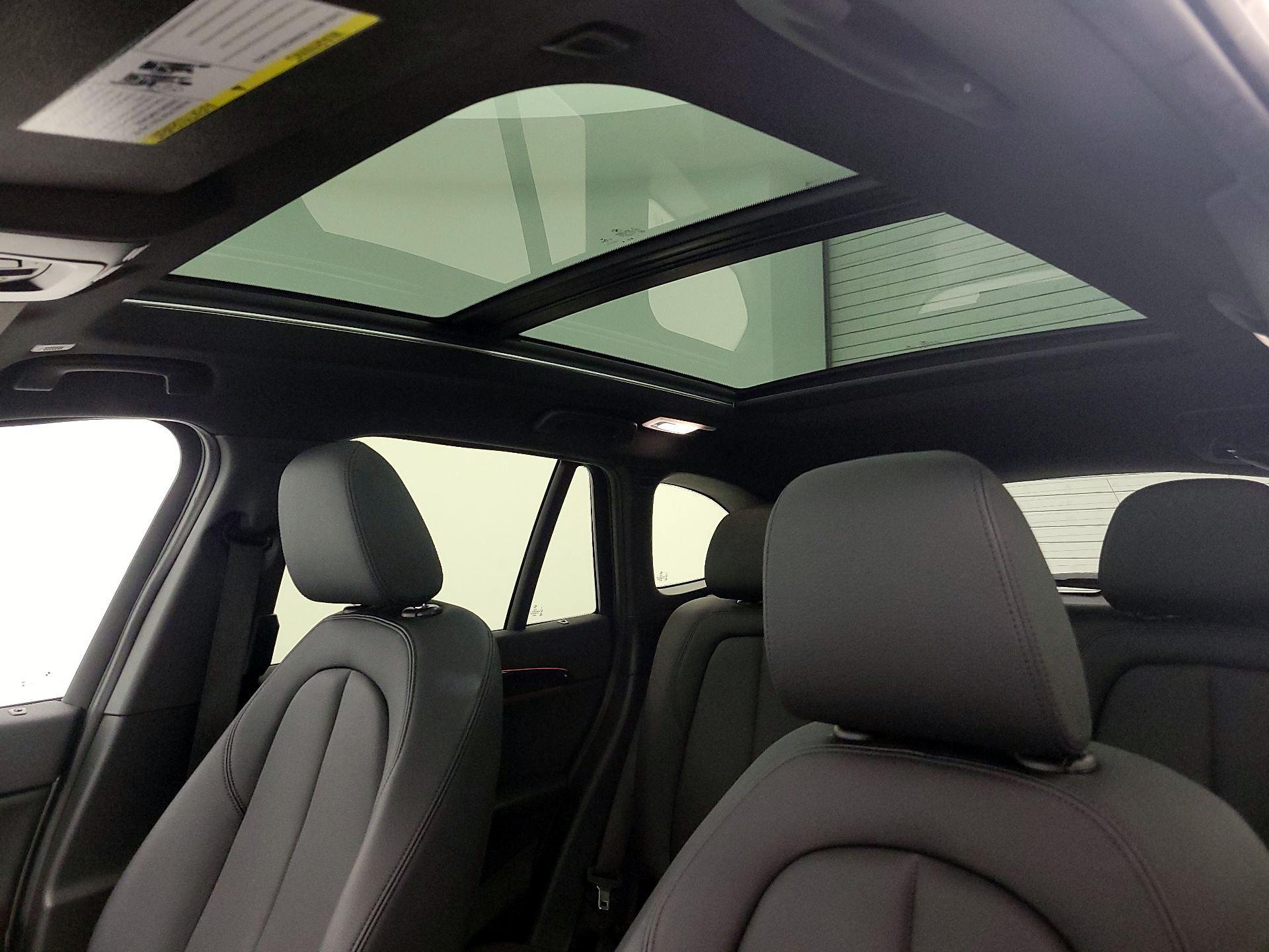 Thumbnail: 2018 BMW X1 - 20