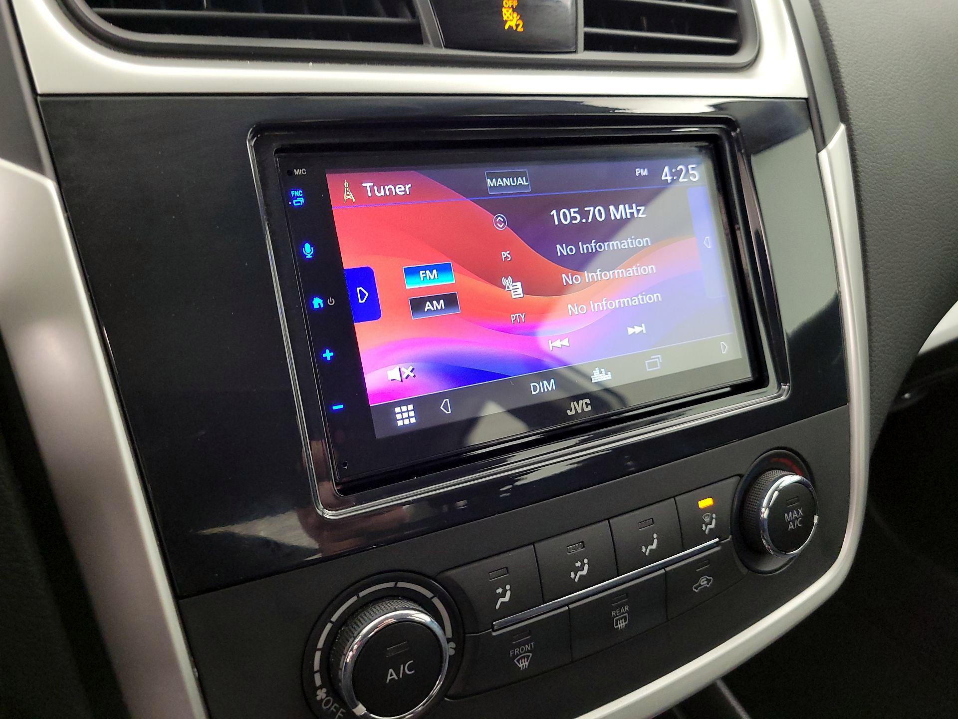 Thumbnail: 2016 Nissan Altima - 15