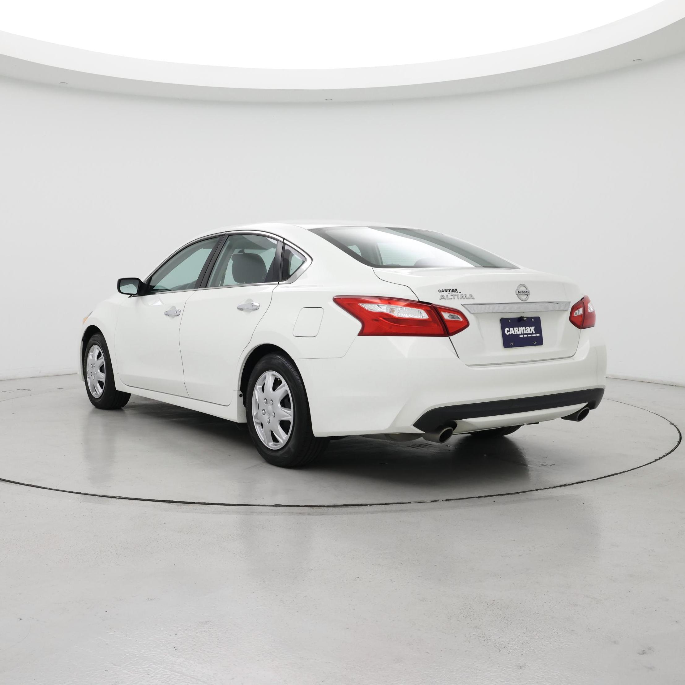 Thumbnail: 2016 Nissan Altima - 2