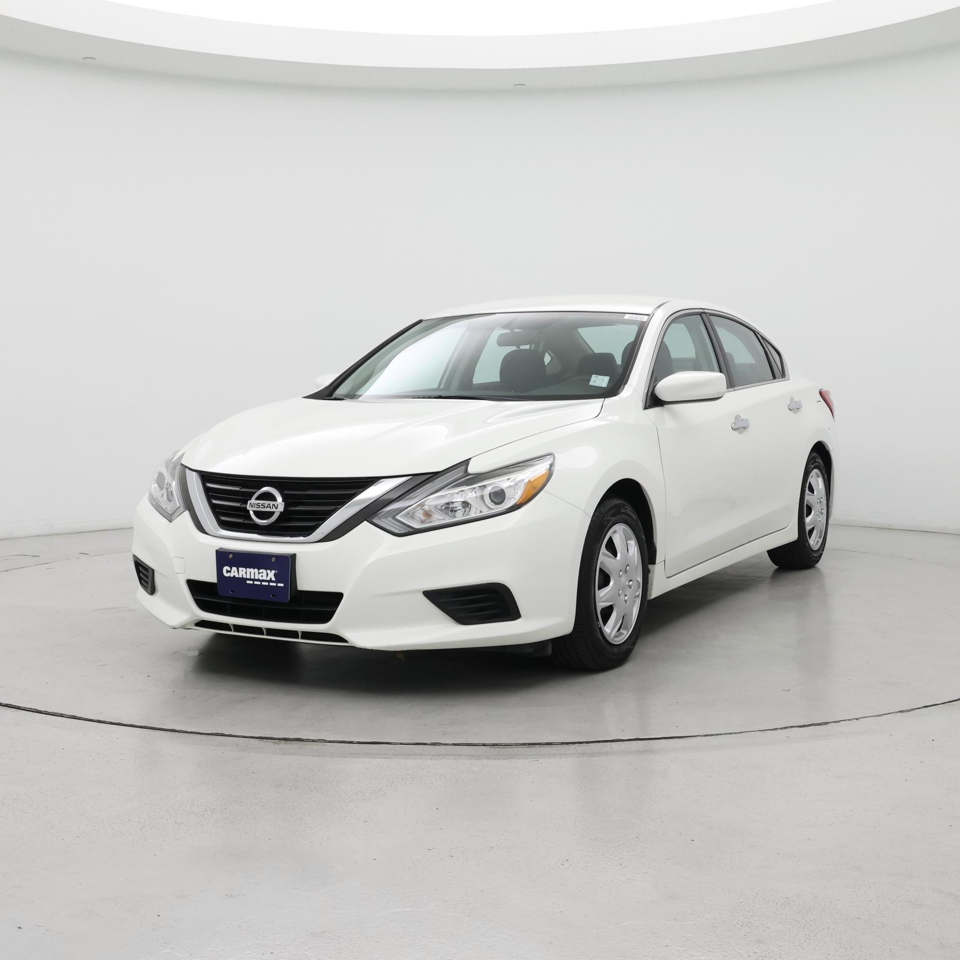 Thumbnail: 2016 Nissan Altima - 4