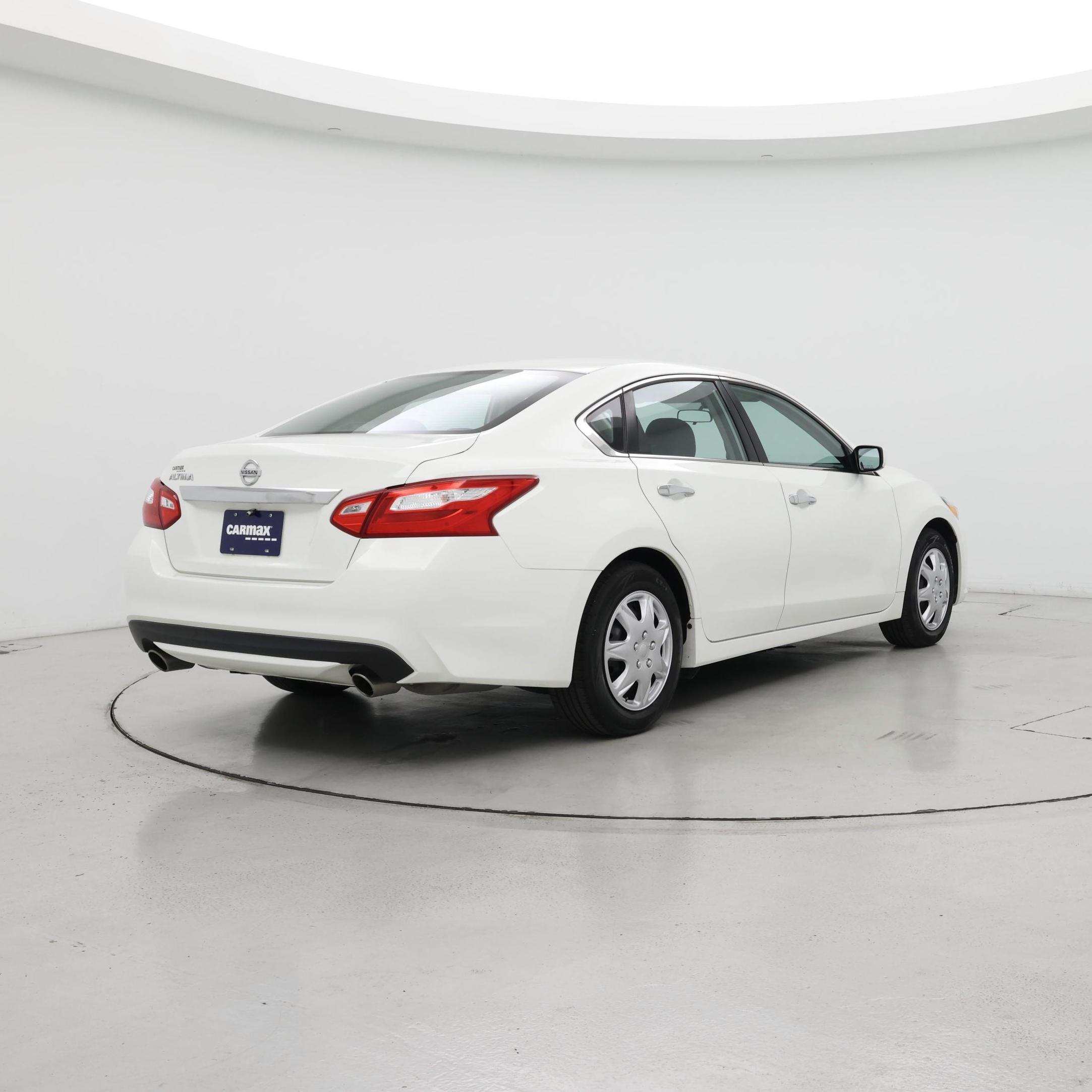 Thumbnail: 2016 Nissan Altima - 8