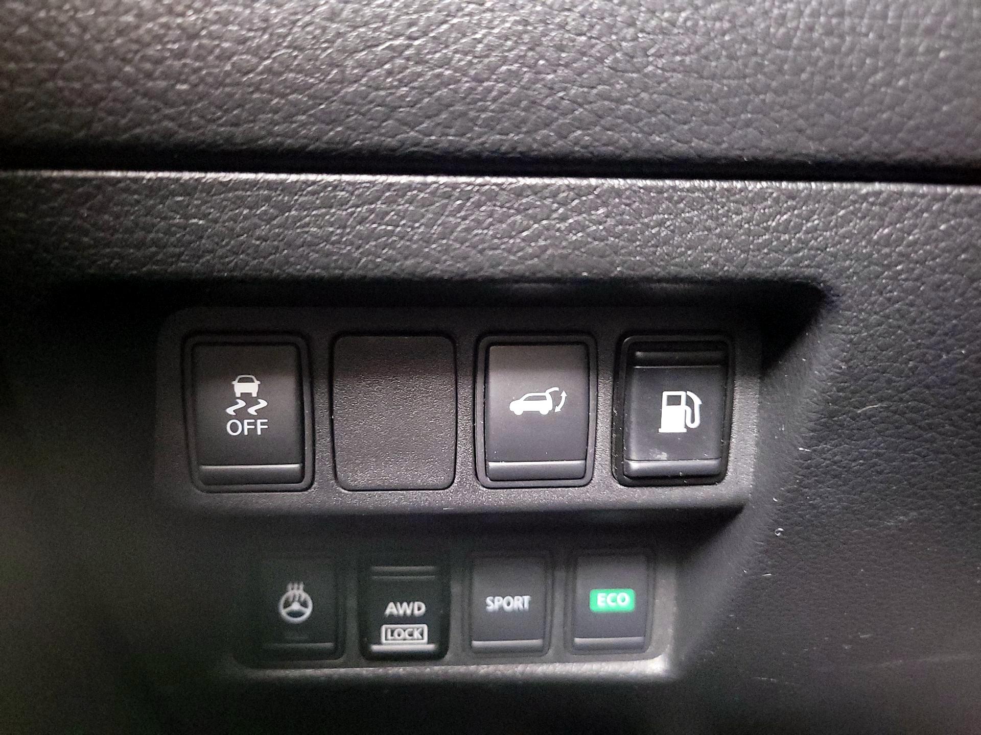 Thumbnail: 2018 Nissan Rogue - 13