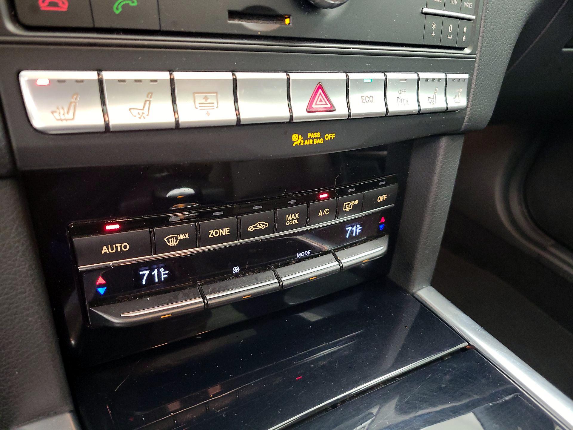 Thumbnail: 2016 Mercedes-Benz E-Class - 16