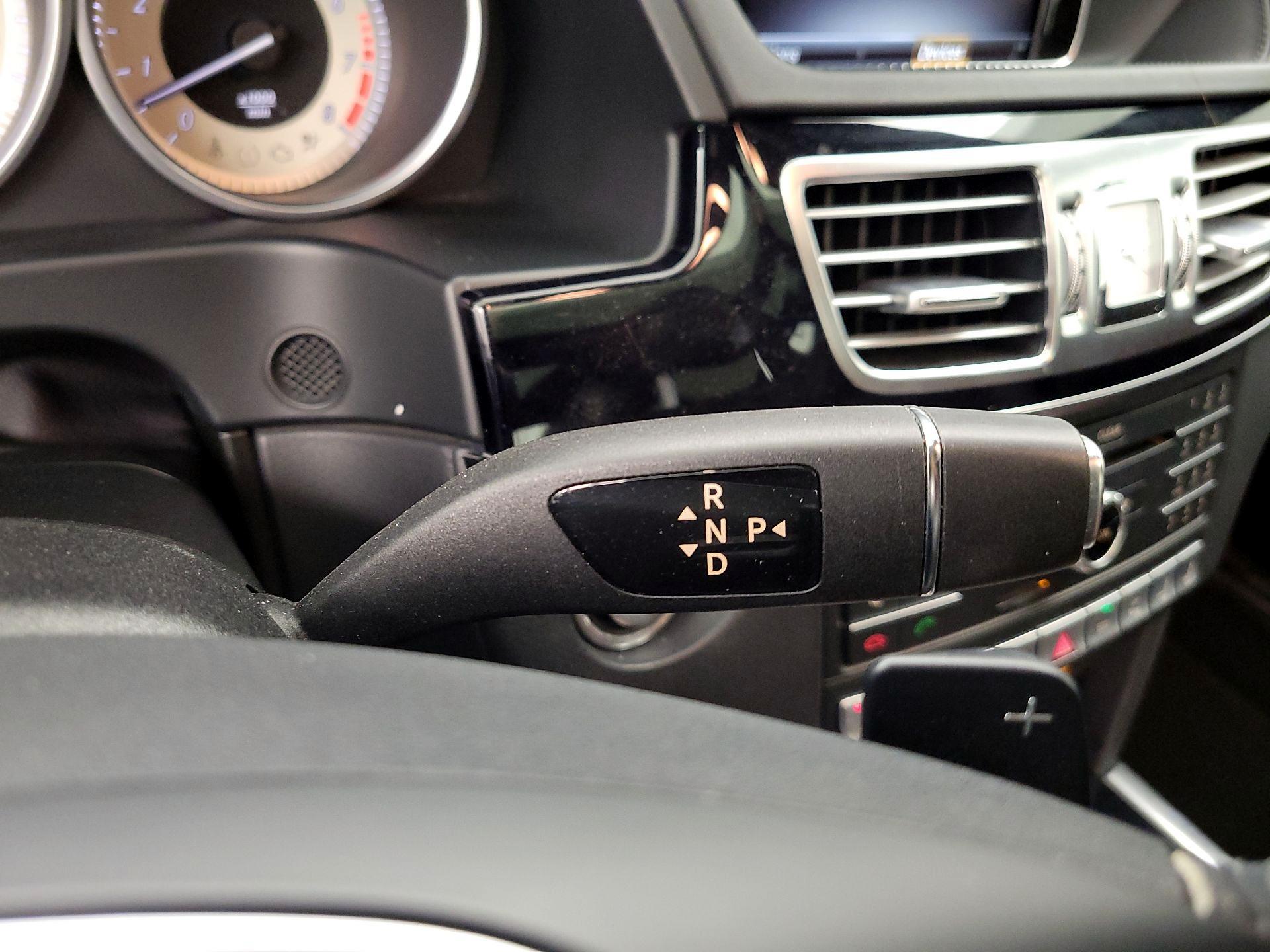 Thumbnail: 2016 Mercedes-Benz E-Class - 17