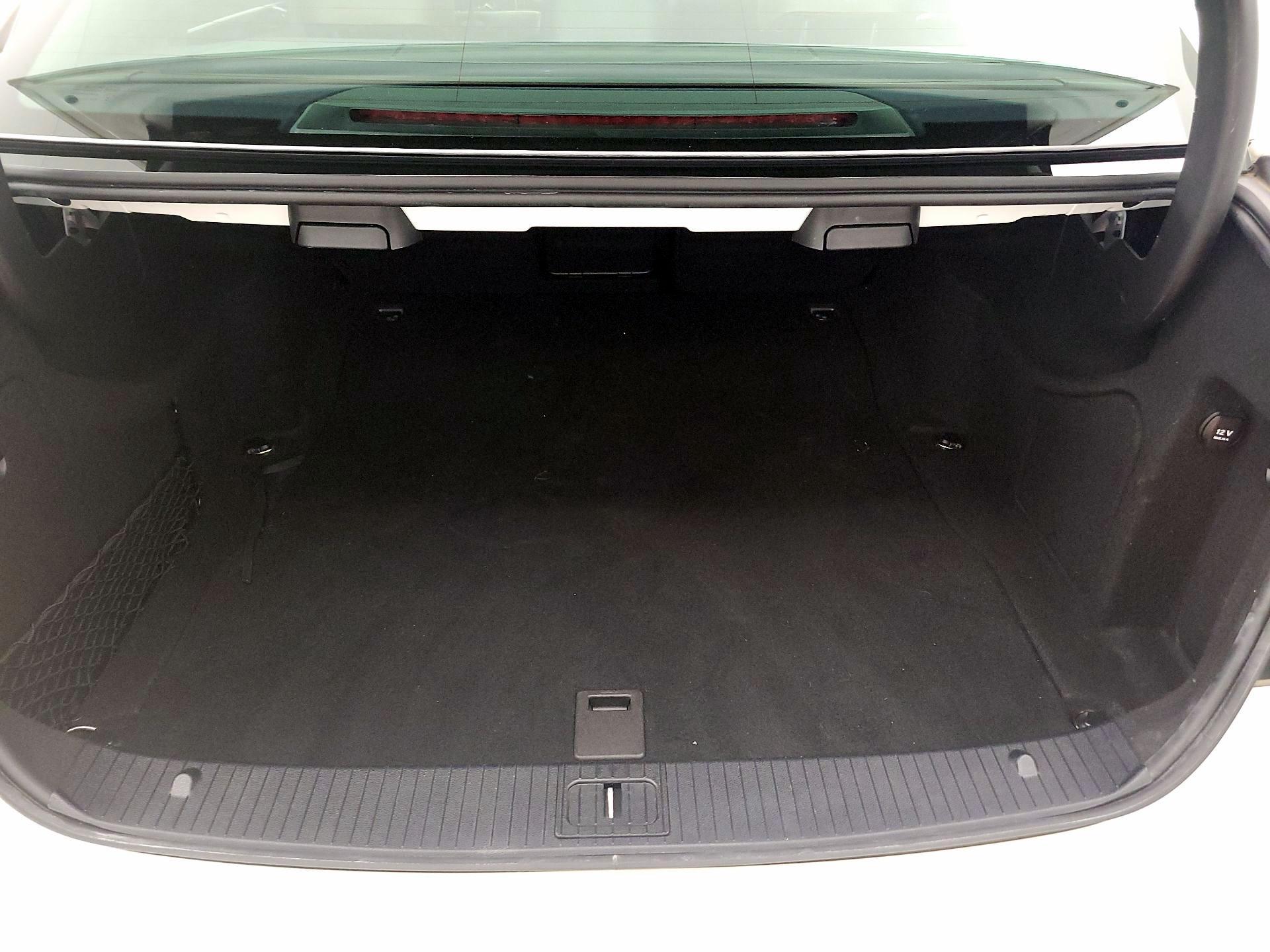 Thumbnail: 2016 Mercedes-Benz E-Class - 20