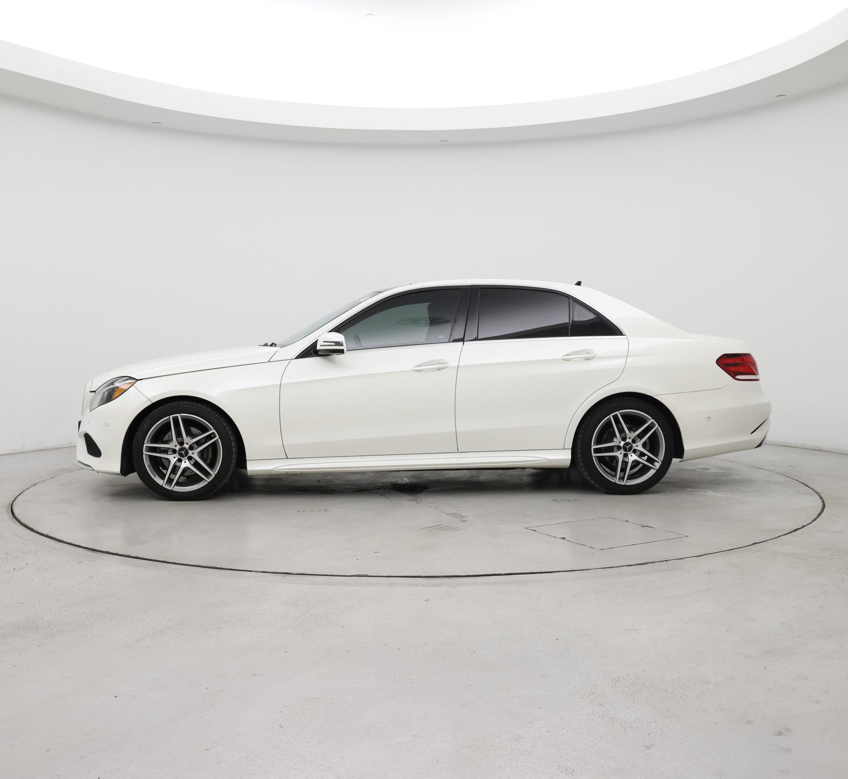 Thumbnail: 2016 Mercedes-Benz E-Class - 3