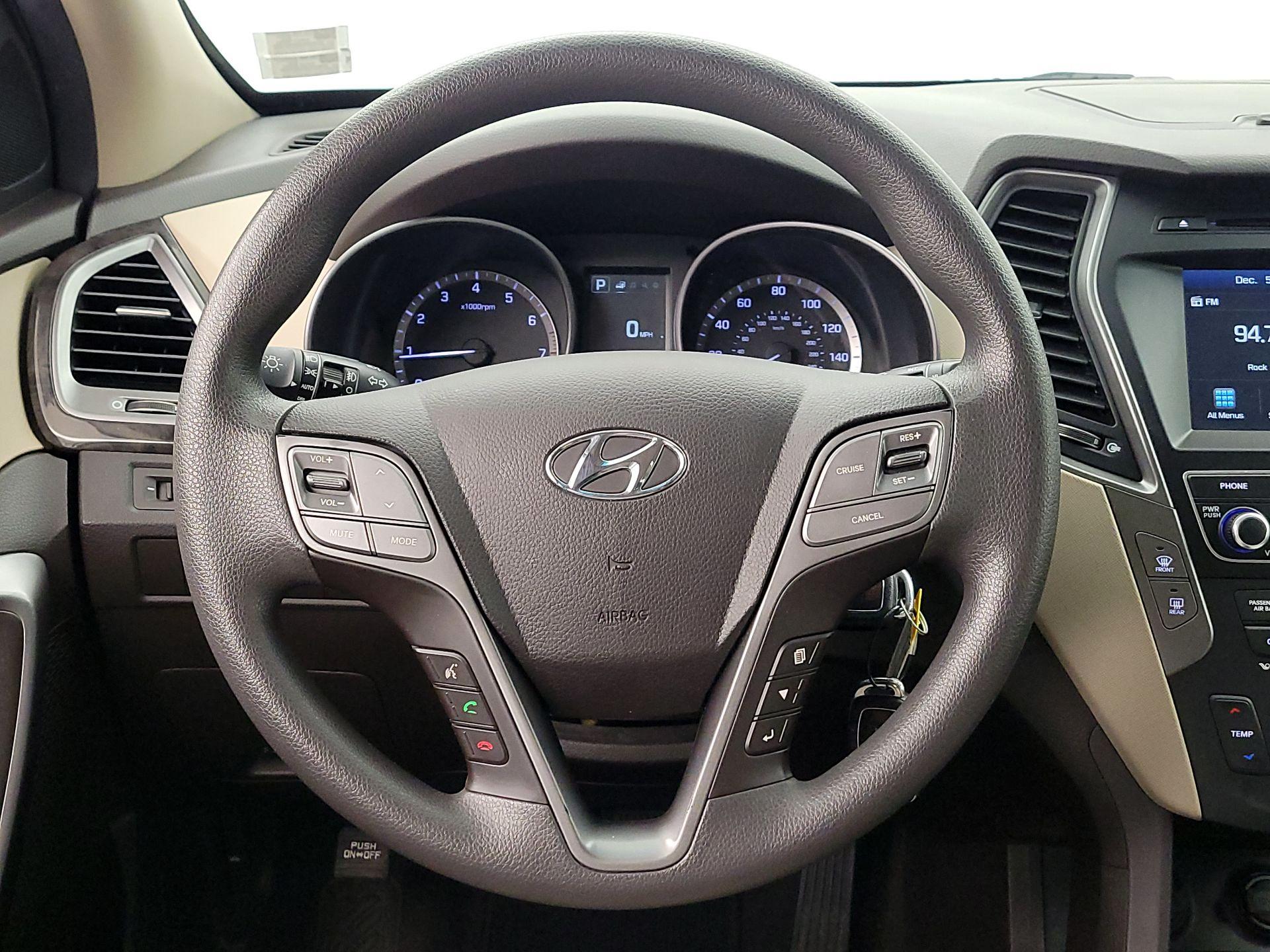 Thumbnail: 2017 Hyundai Santa Fe - 10