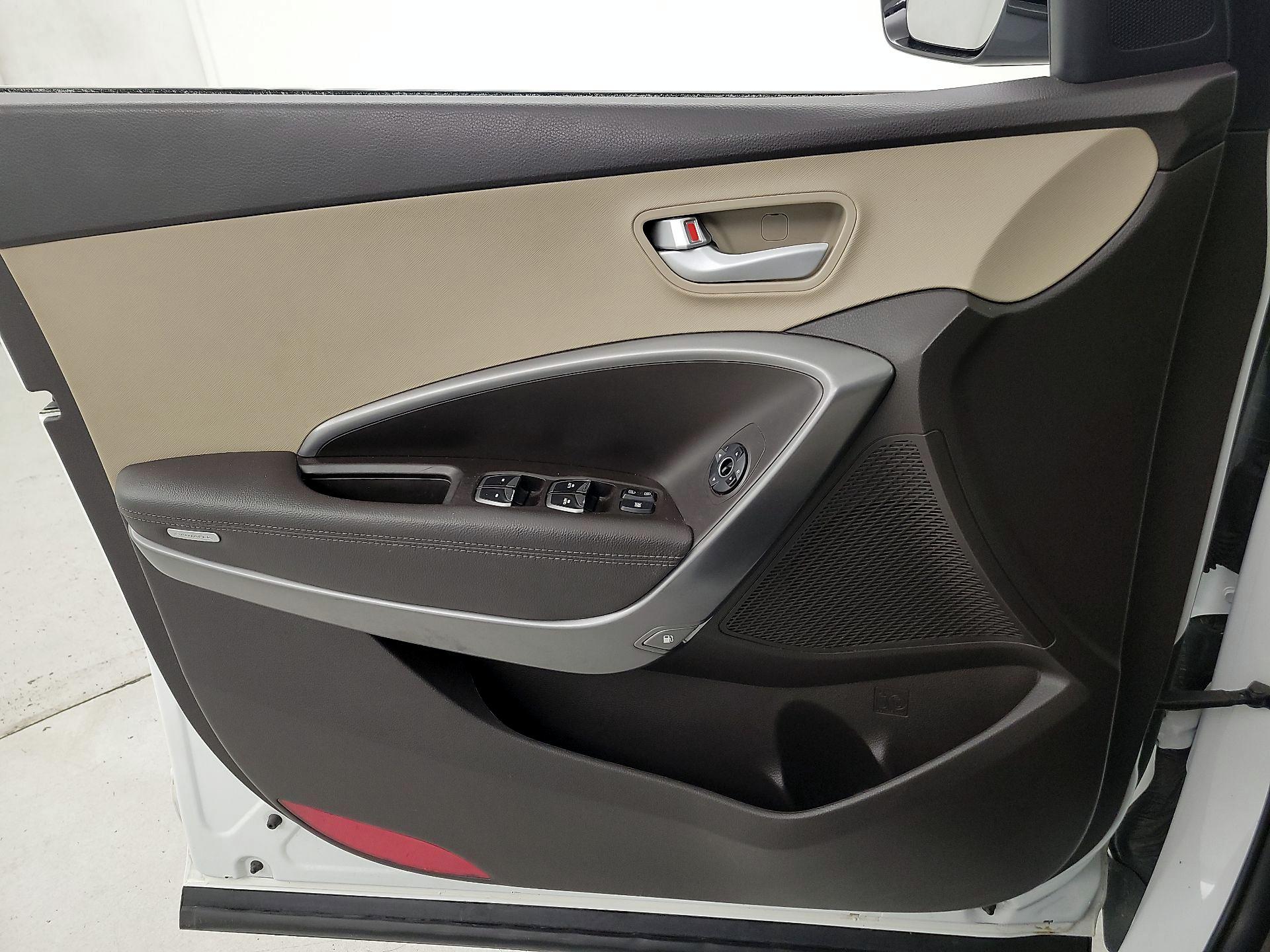 Thumbnail: 2017 Hyundai Santa Fe - 12