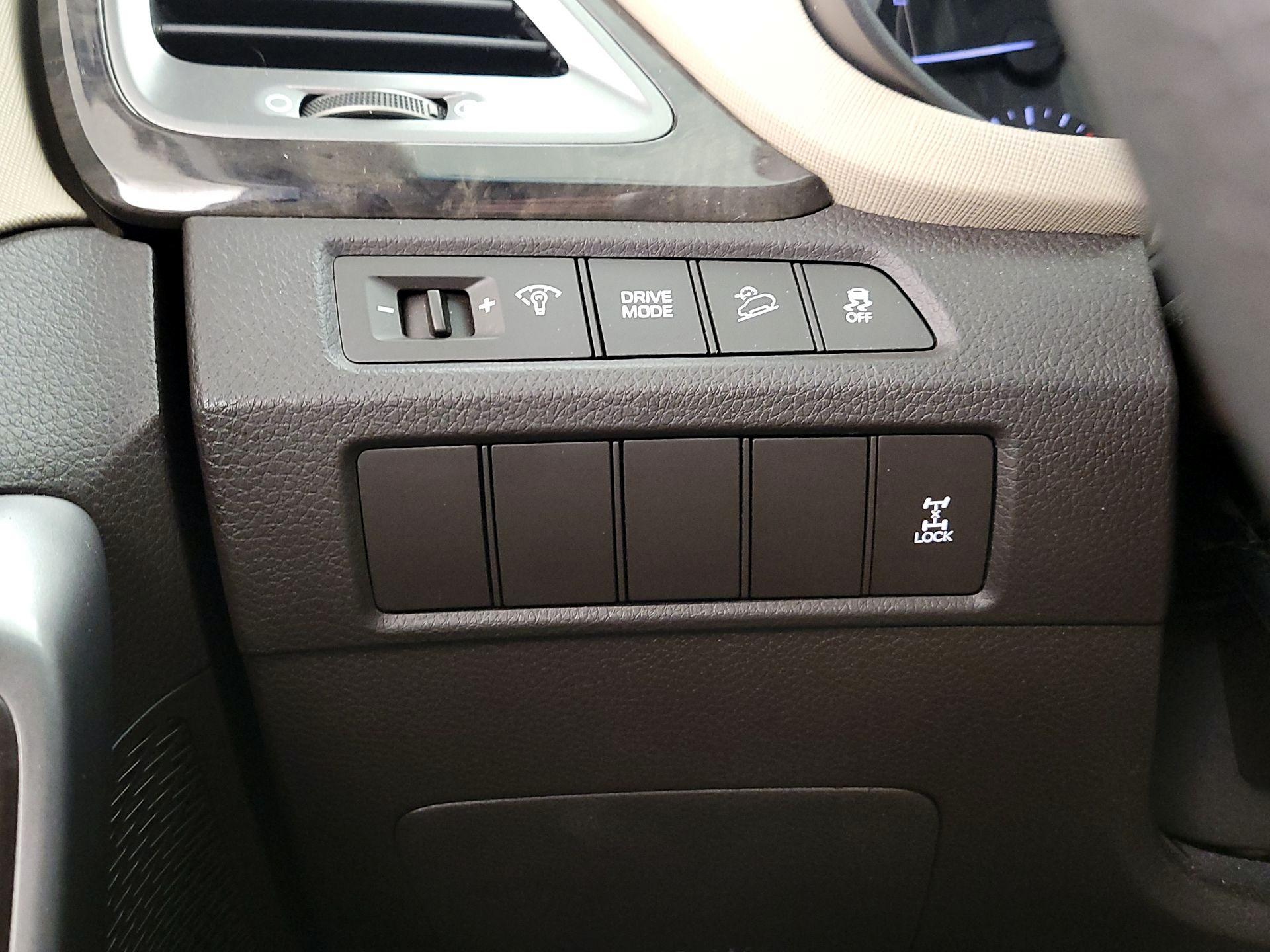 Thumbnail: 2017 Hyundai Santa Fe - 13