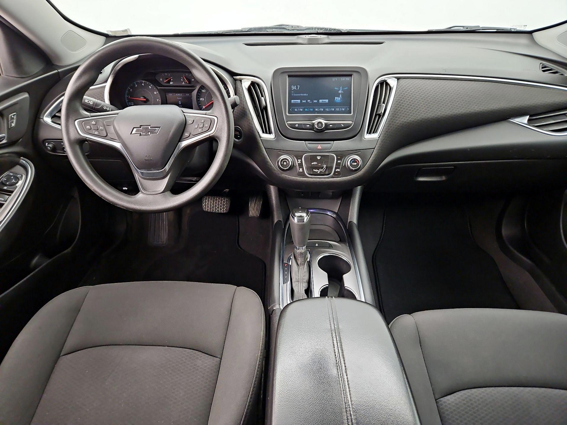 Thumbnail: 2018 Chevrolet Malibu - 9