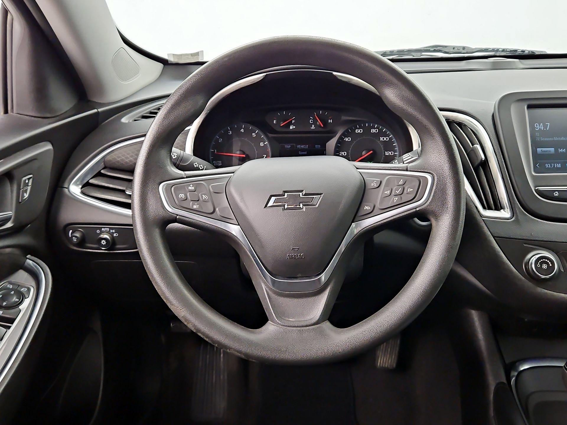 Thumbnail: 2018 Chevrolet Malibu - 10