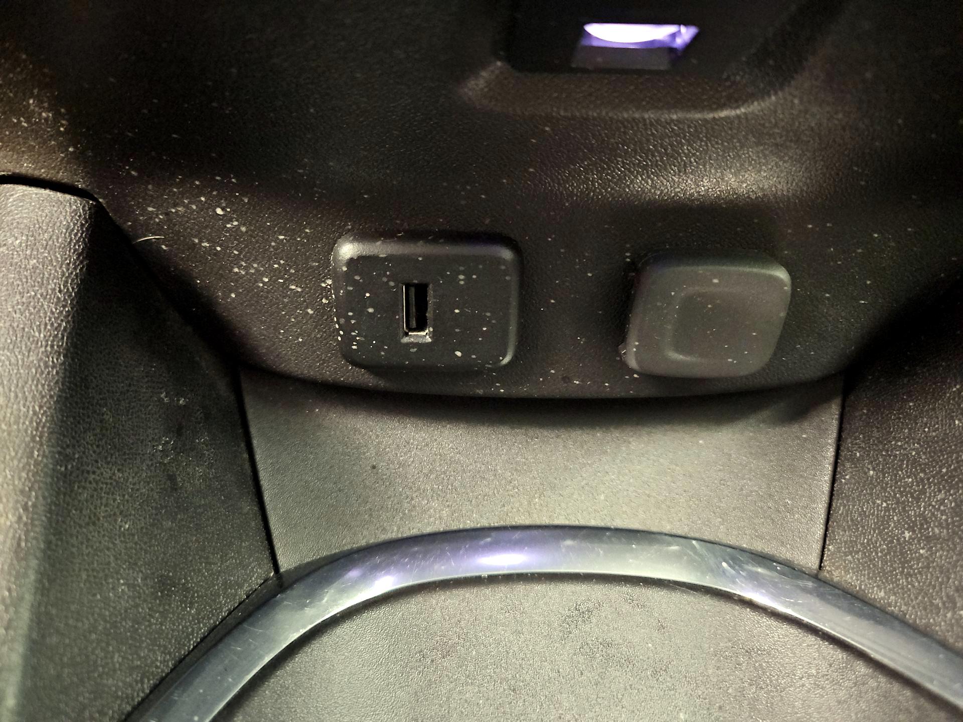 Thumbnail: 2018 Chevrolet Malibu - 18