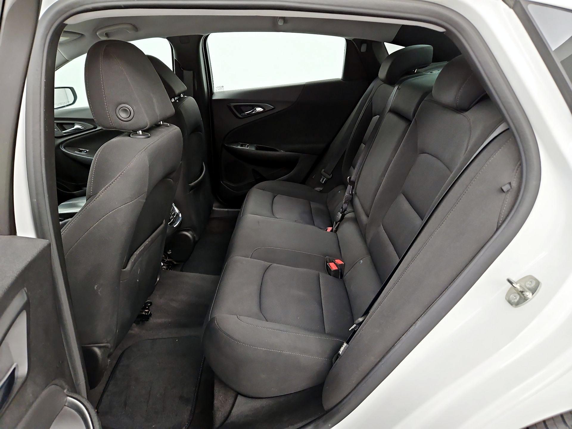 Thumbnail: 2018 Chevrolet Malibu - 19