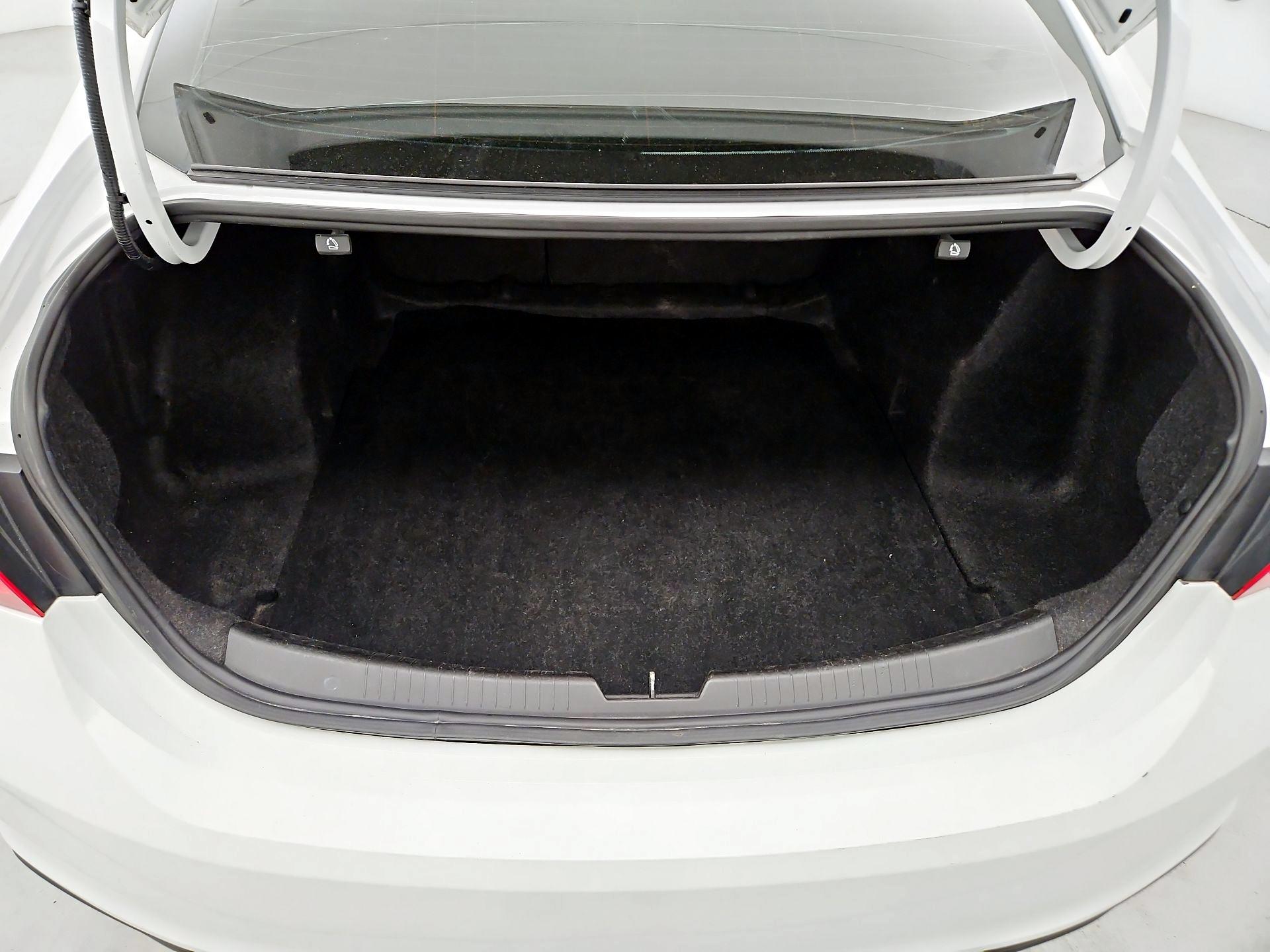 Thumbnail: 2018 Chevrolet Malibu - 20