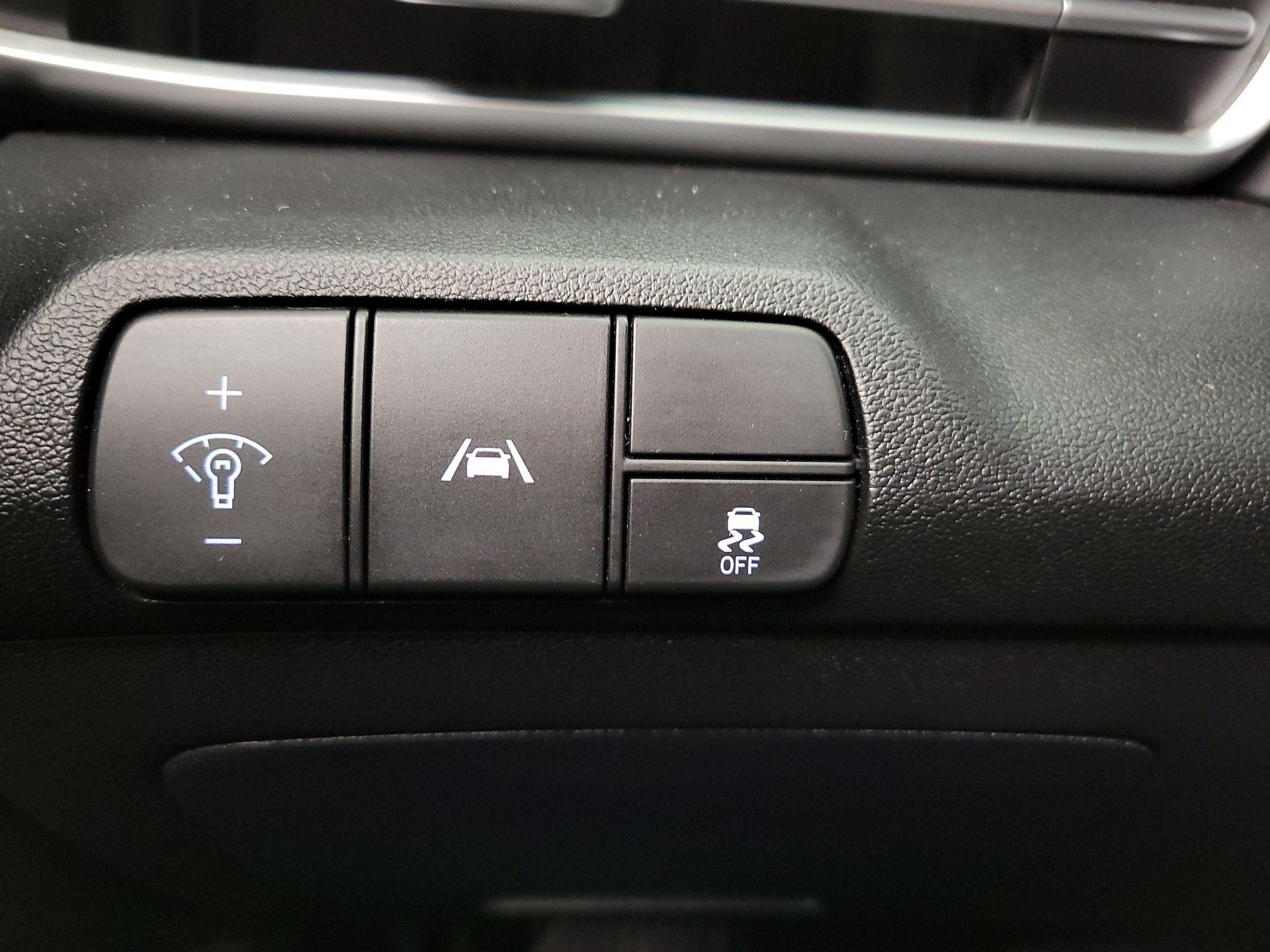 Thumbnail: 2022 Hyundai Elantra - 13