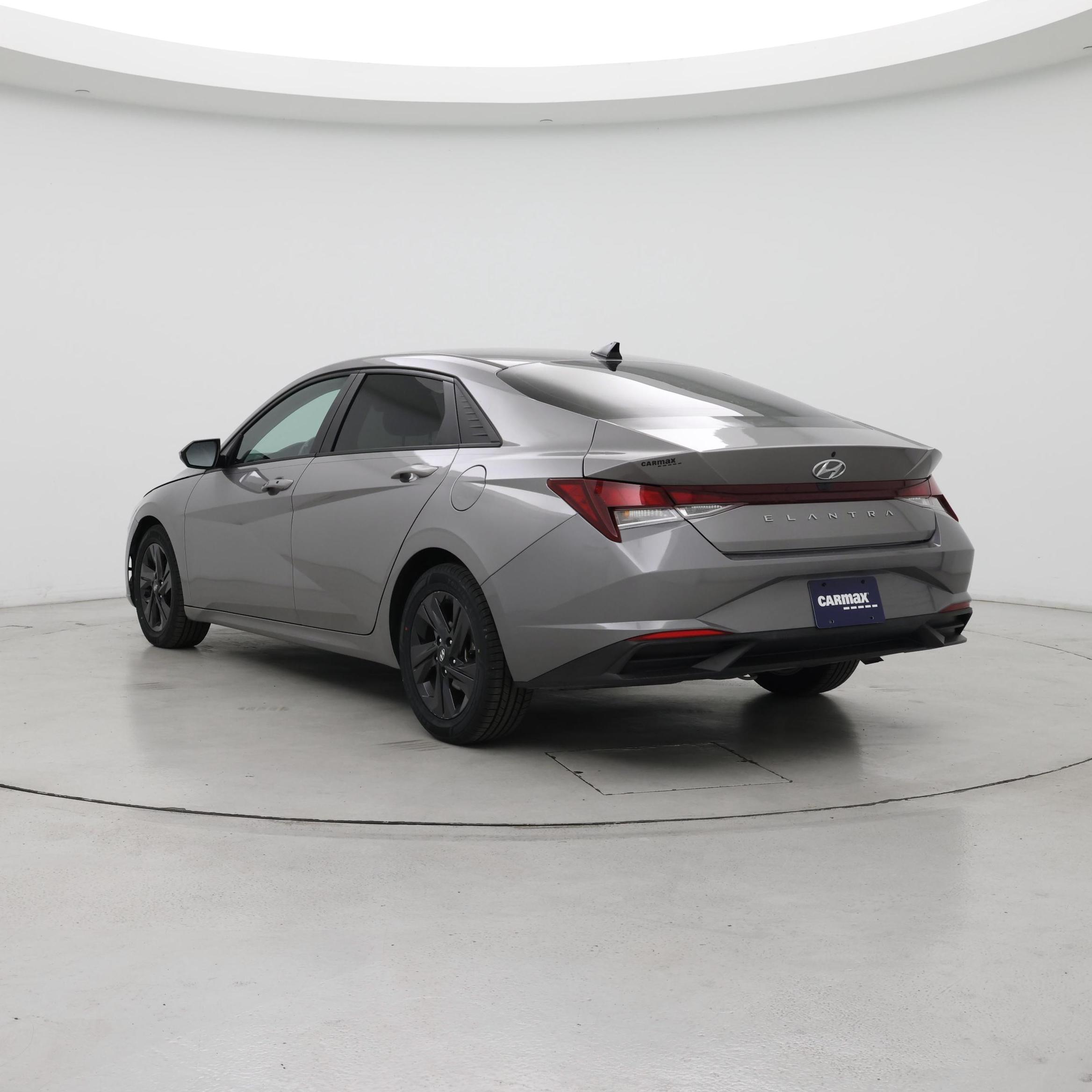 Thumbnail: 2022 Hyundai Elantra - 2