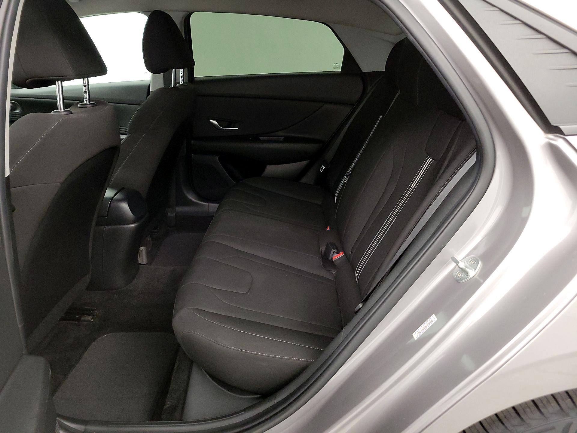 Thumbnail: 2022 Hyundai Elantra - 19