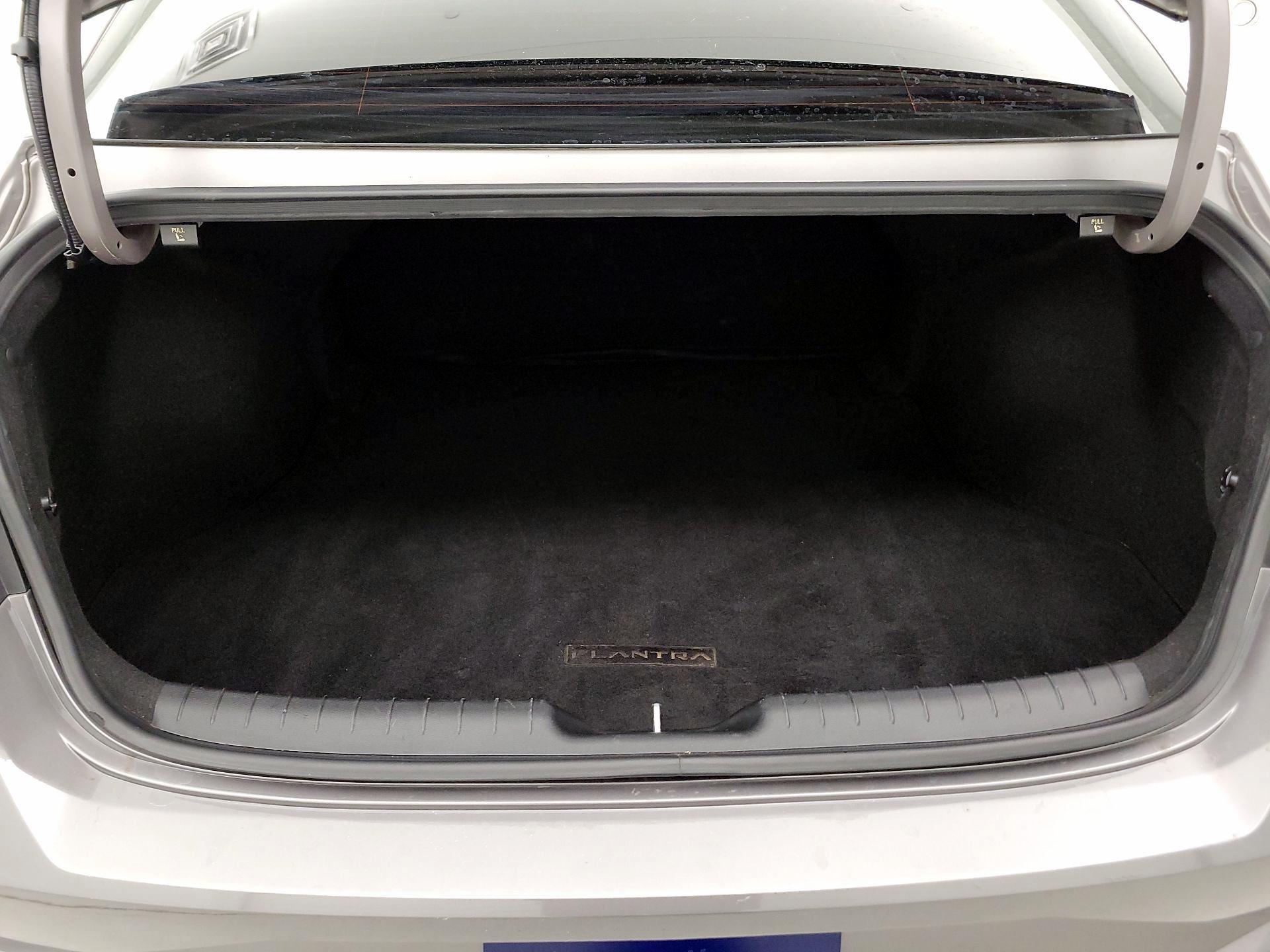 Thumbnail: 2022 Hyundai Elantra - 20