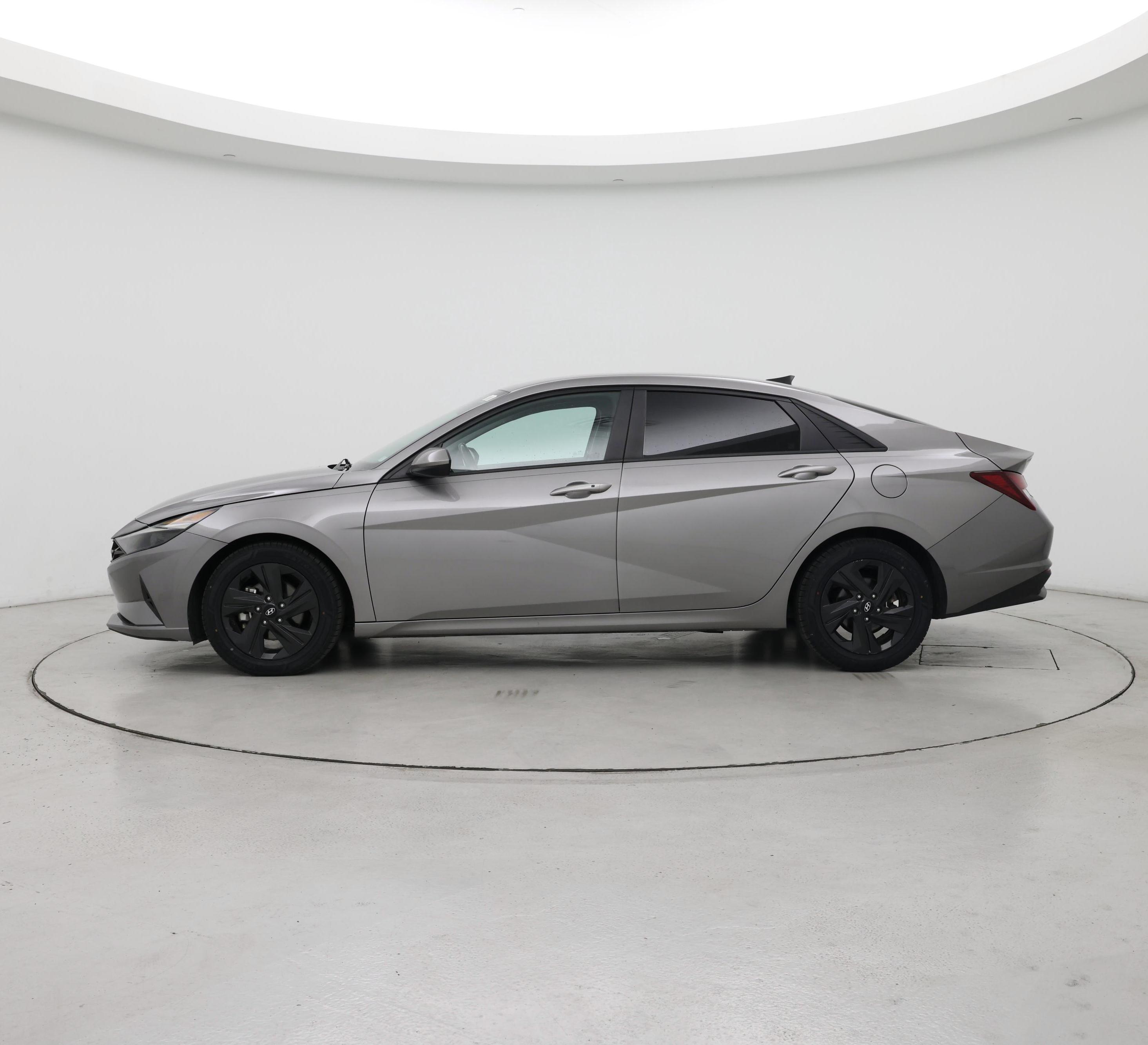 Thumbnail: 2022 Hyundai Elantra - 3