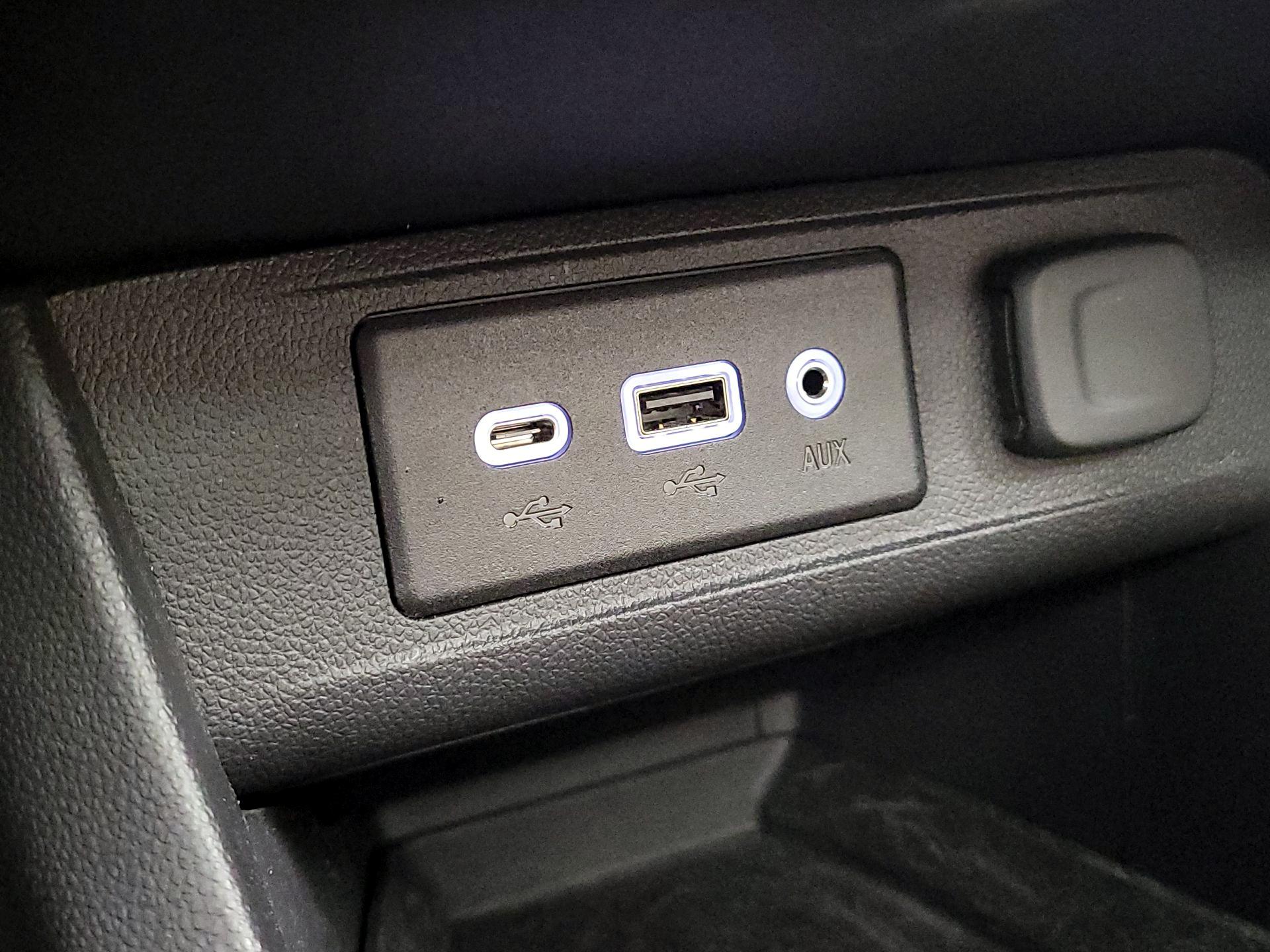 Thumbnail: 2023 Buick Encore GX - 18