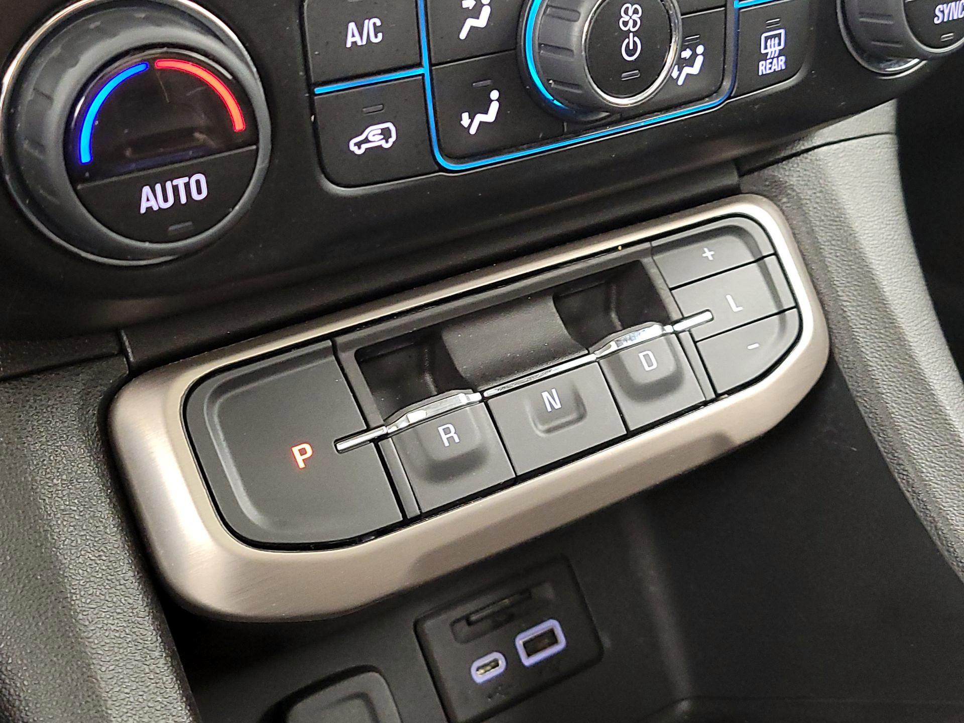 Thumbnail: 2023 GMC Acadia - 18