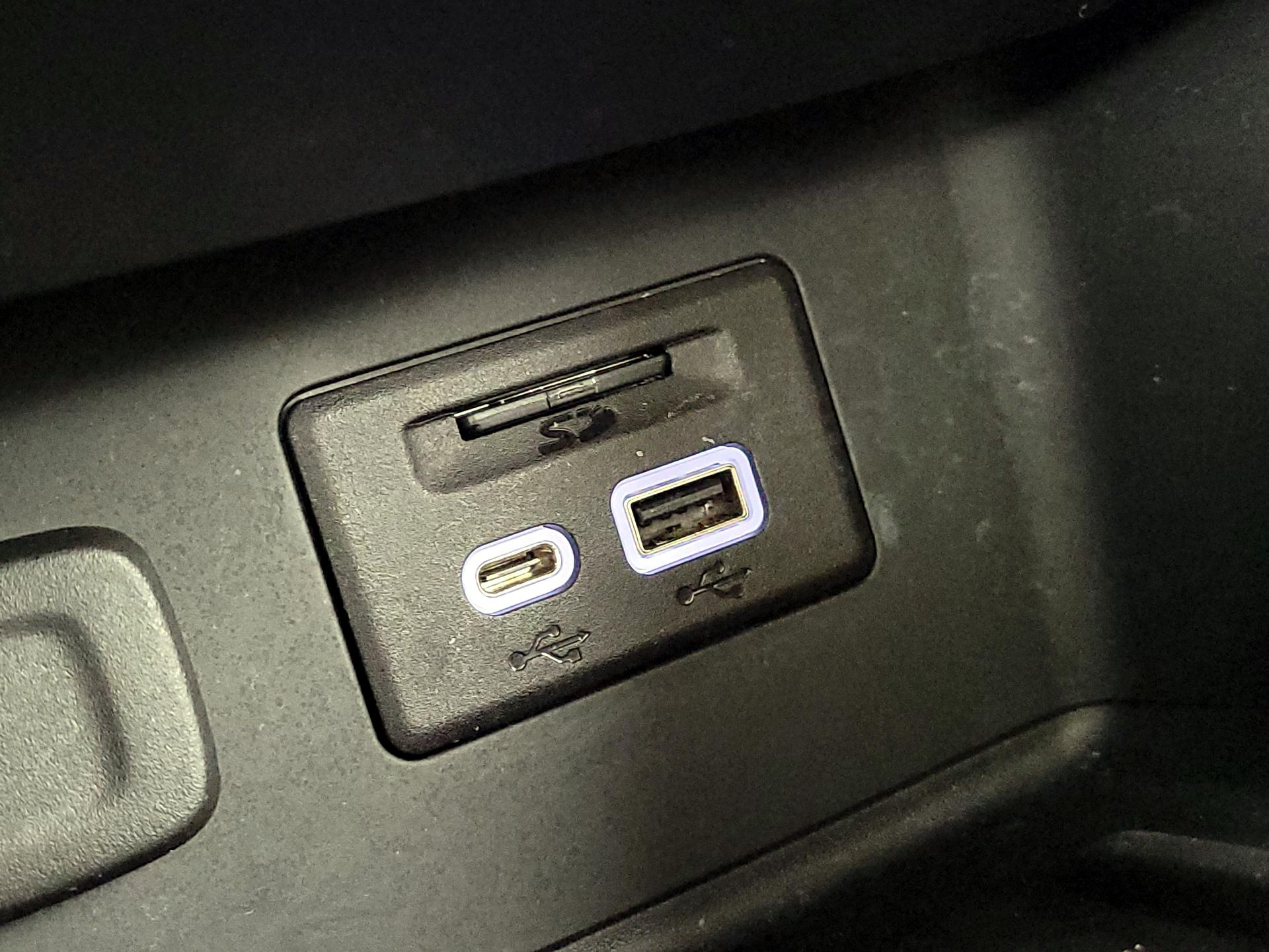 Thumbnail: 2023 GMC Acadia - 19