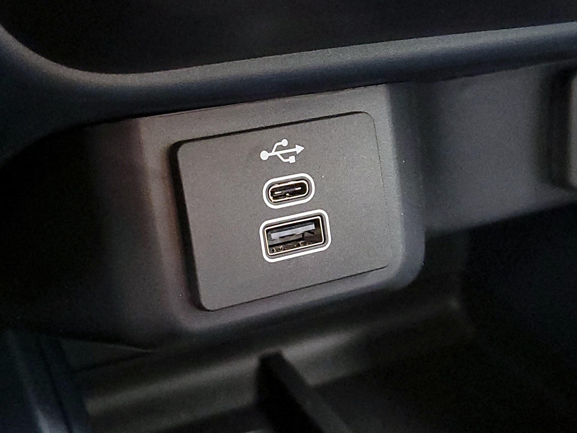 Thumbnail: 2025 Ford Maverick - 19