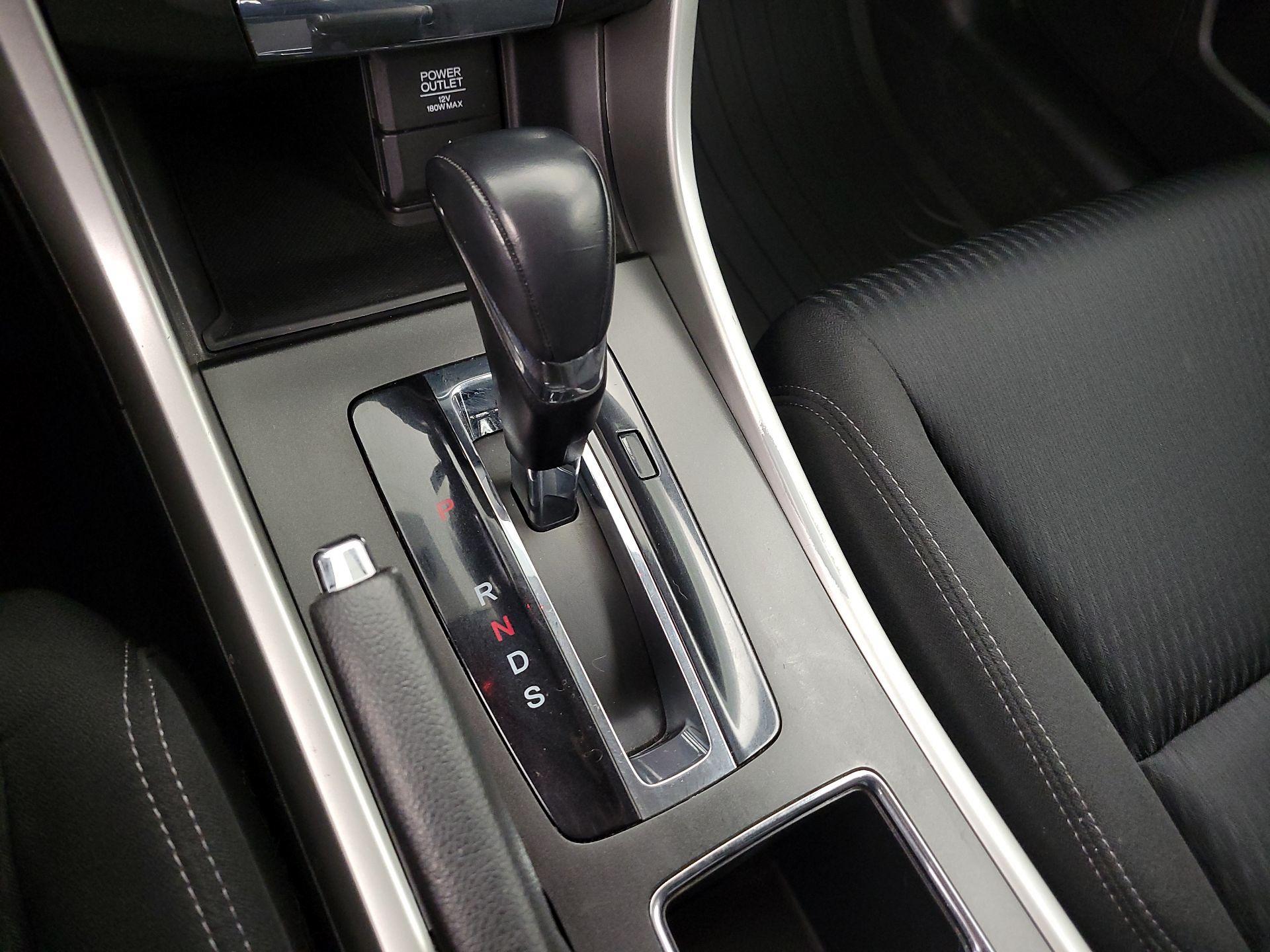 Thumbnail: 2015 Honda Accord - 17