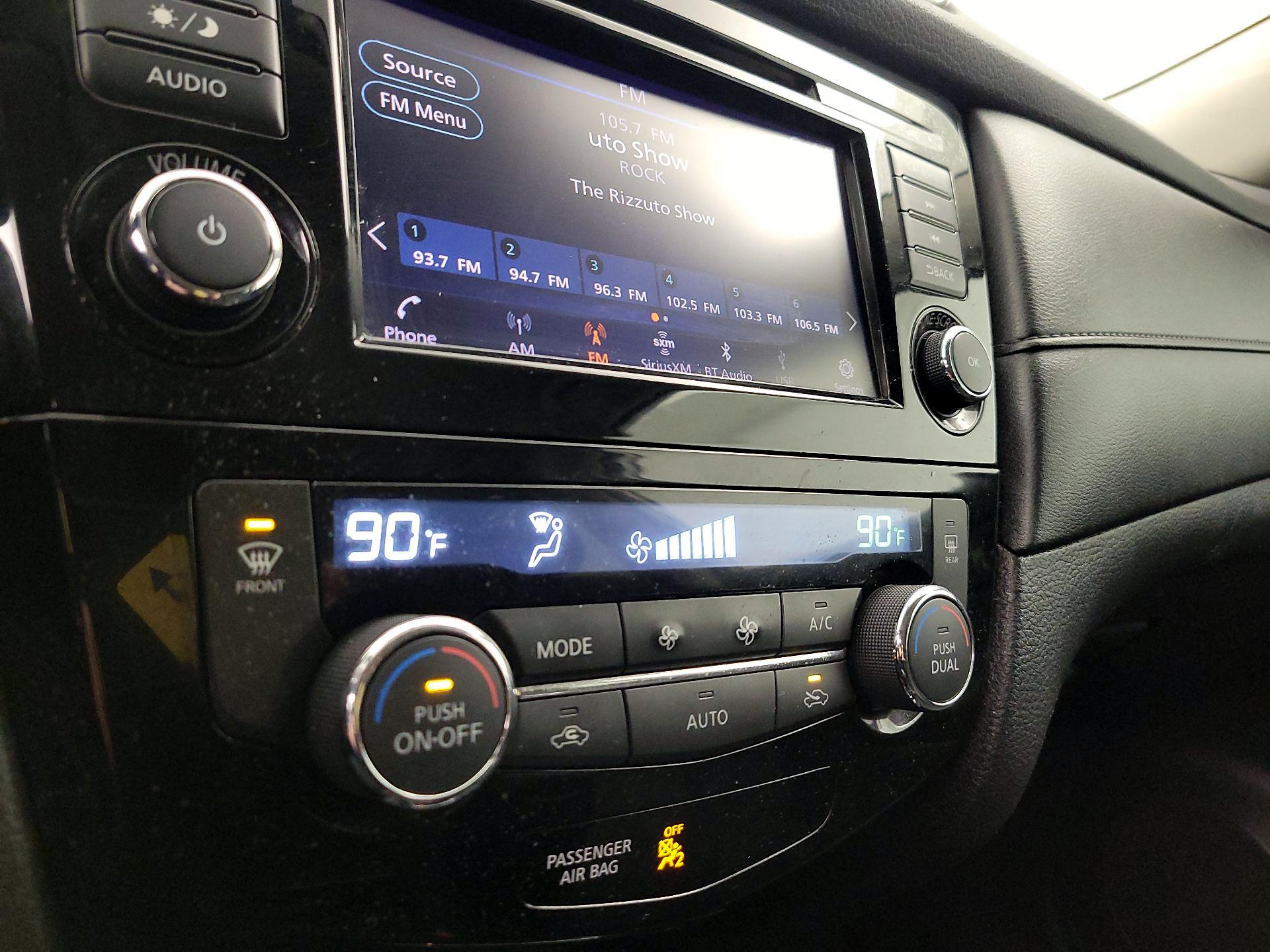 Thumbnail: 2018 Nissan Rogue - 16