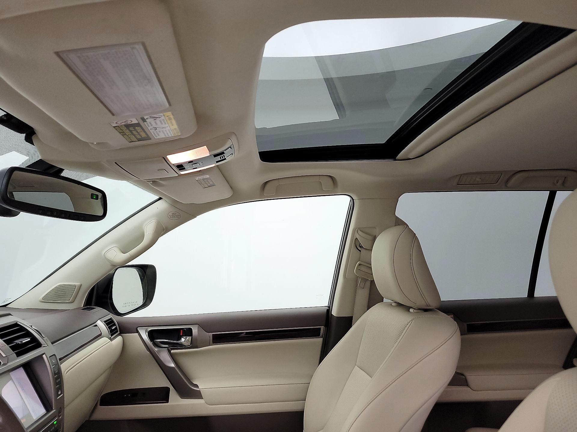 Thumbnail: 2017 Lexus GX - 19