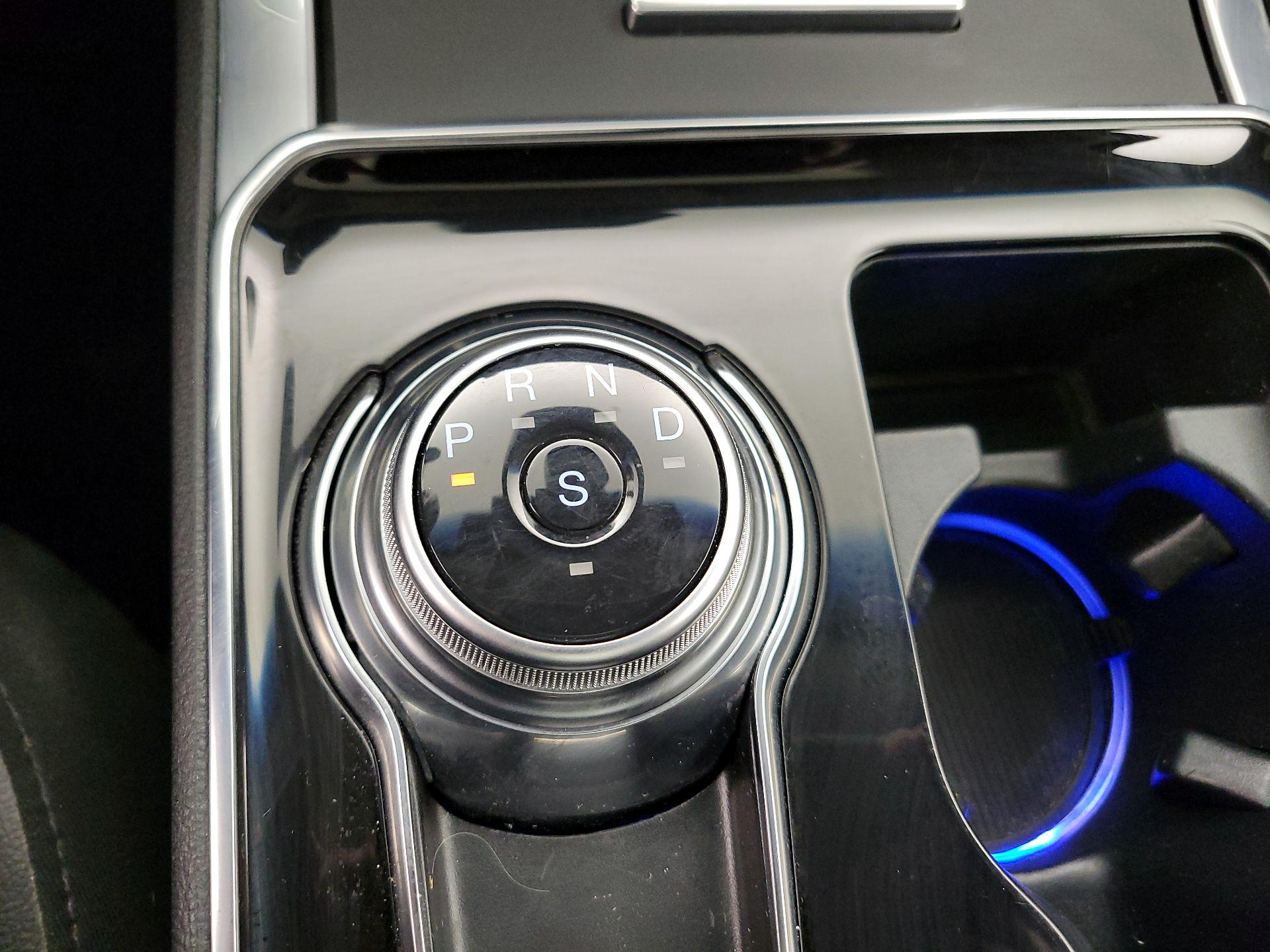 Thumbnail: 2020 Ford Edge - 18