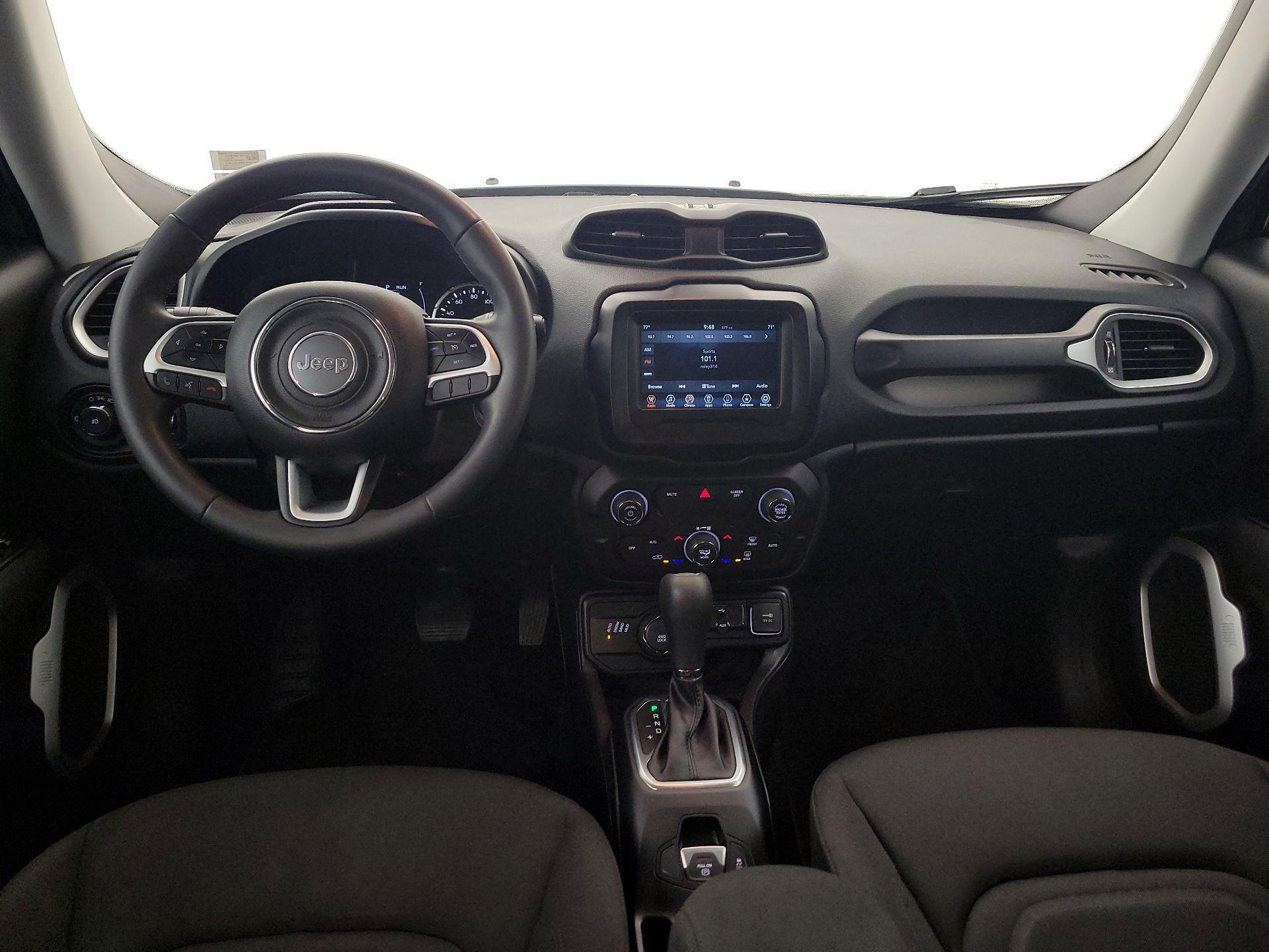 Thumbnail: 2018 Jeep Renegade - 9