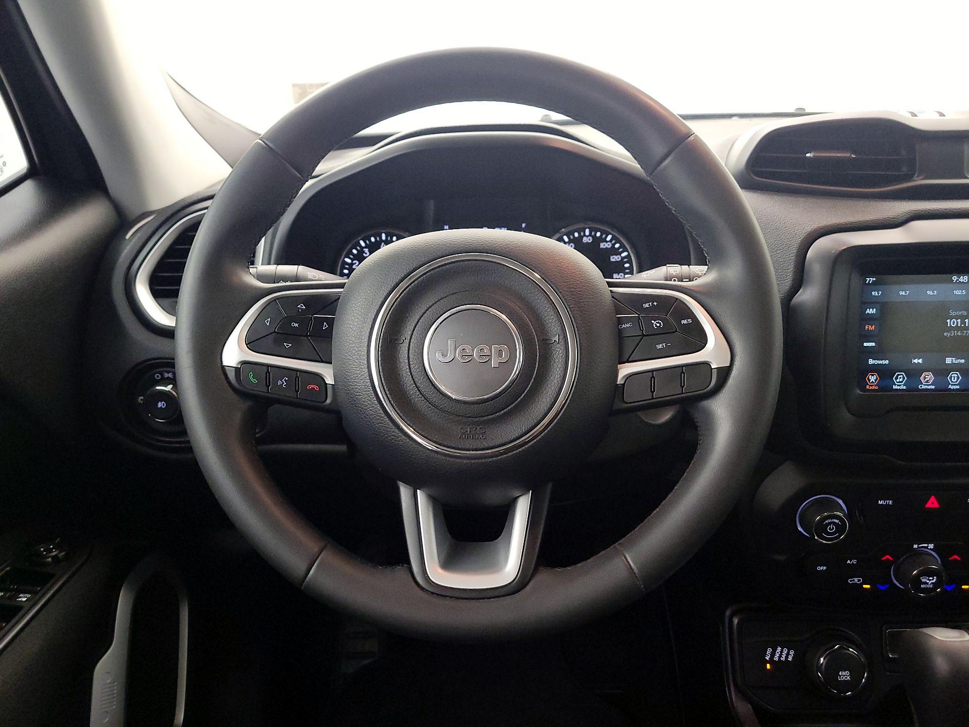 Thumbnail: 2018 Jeep Renegade - 10