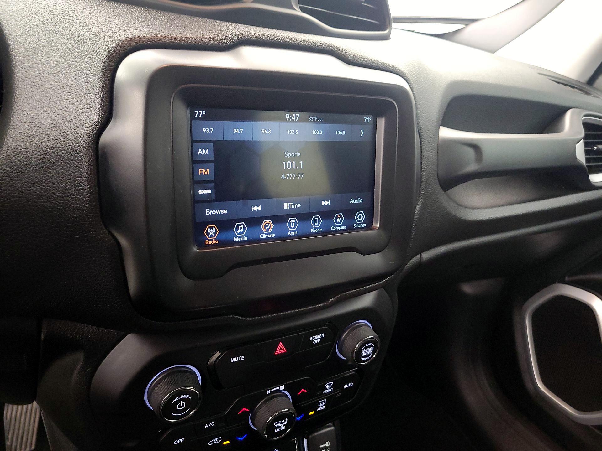 Thumbnail: 2018 Jeep Renegade - 15