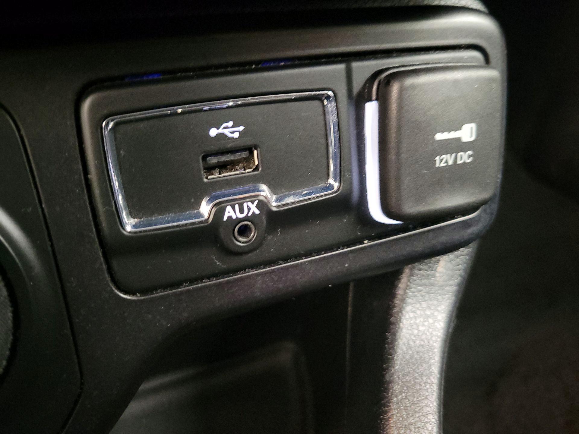 Thumbnail: 2018 Jeep Renegade - 18