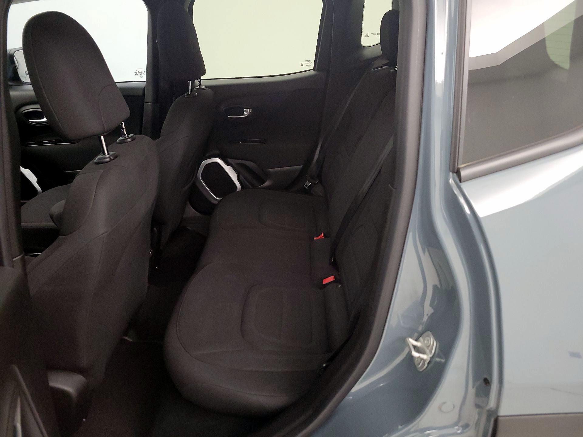 Thumbnail: 2018 Jeep Renegade - 19