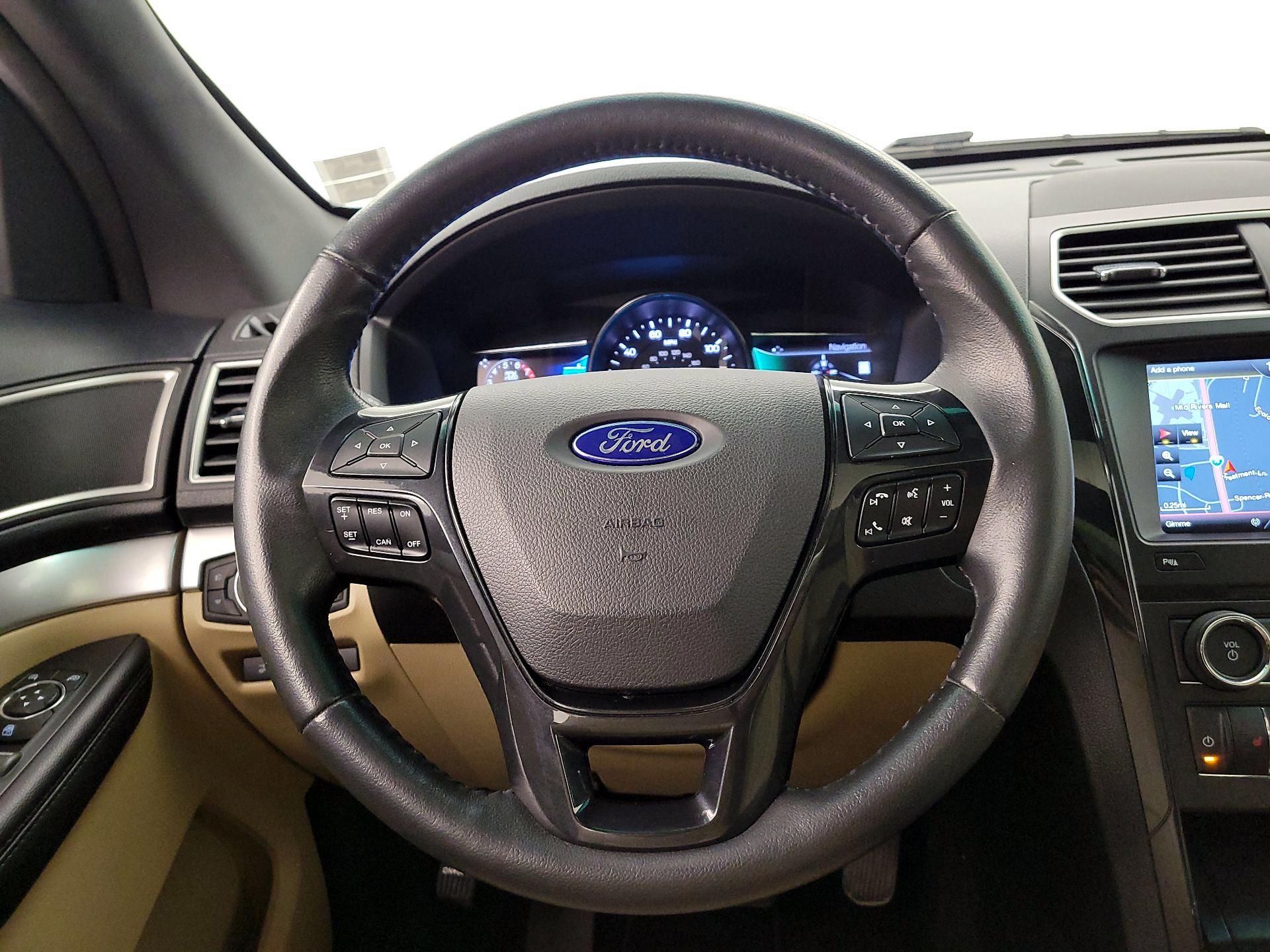 Thumbnail: 2016 Ford Explorer - 10