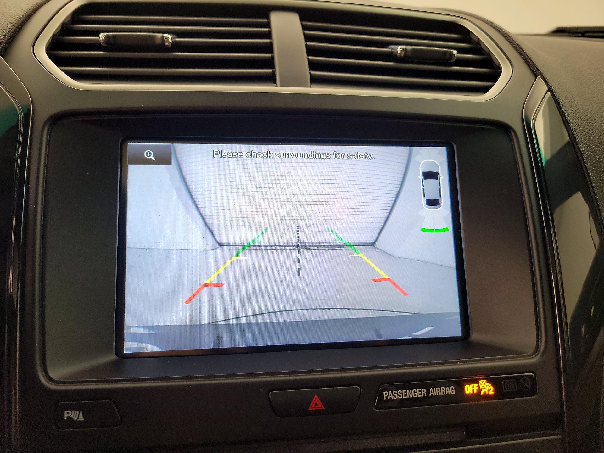 Thumbnail: 2016 Ford Explorer - 15