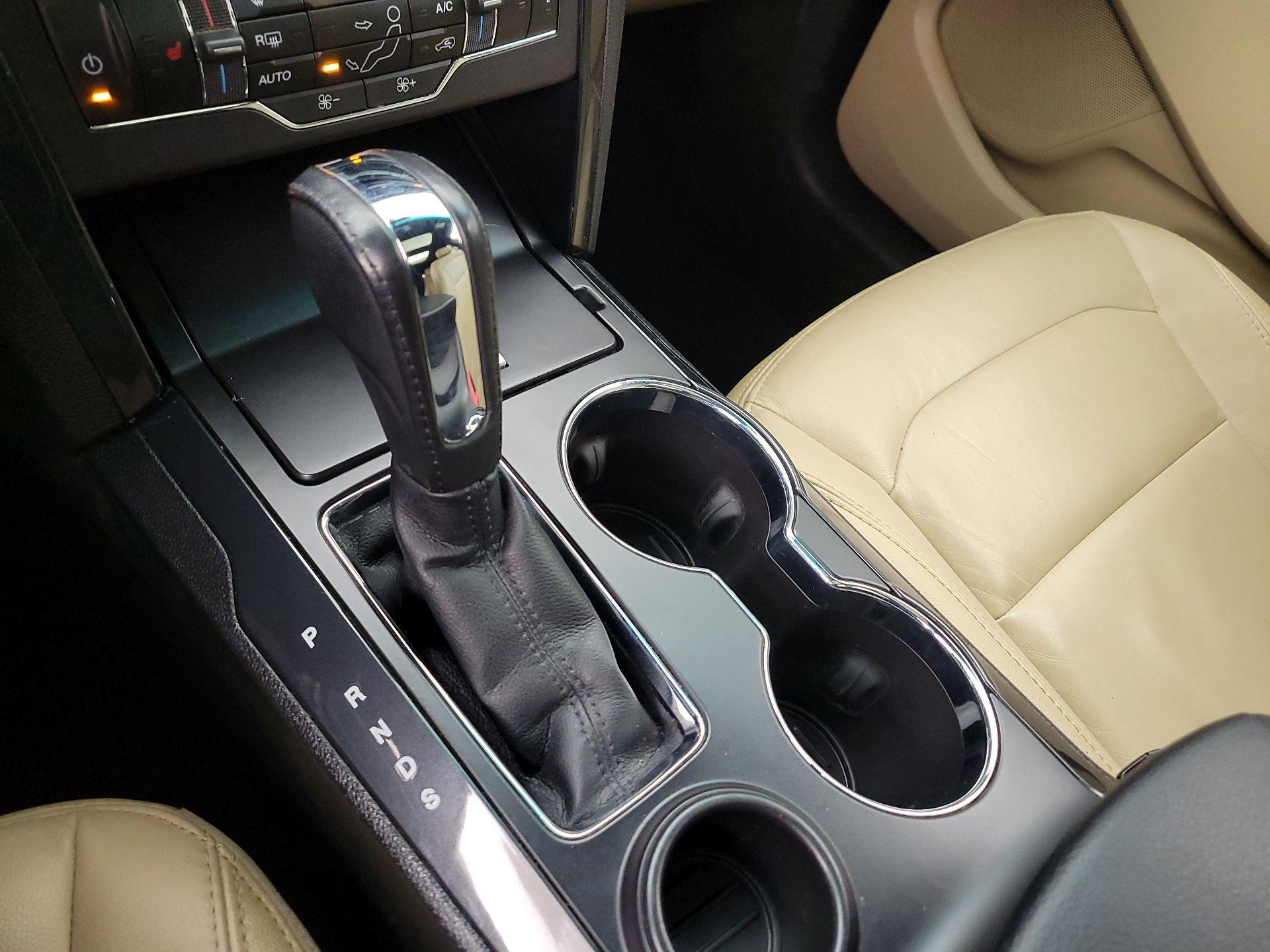 Thumbnail: 2016 Ford Explorer - 18