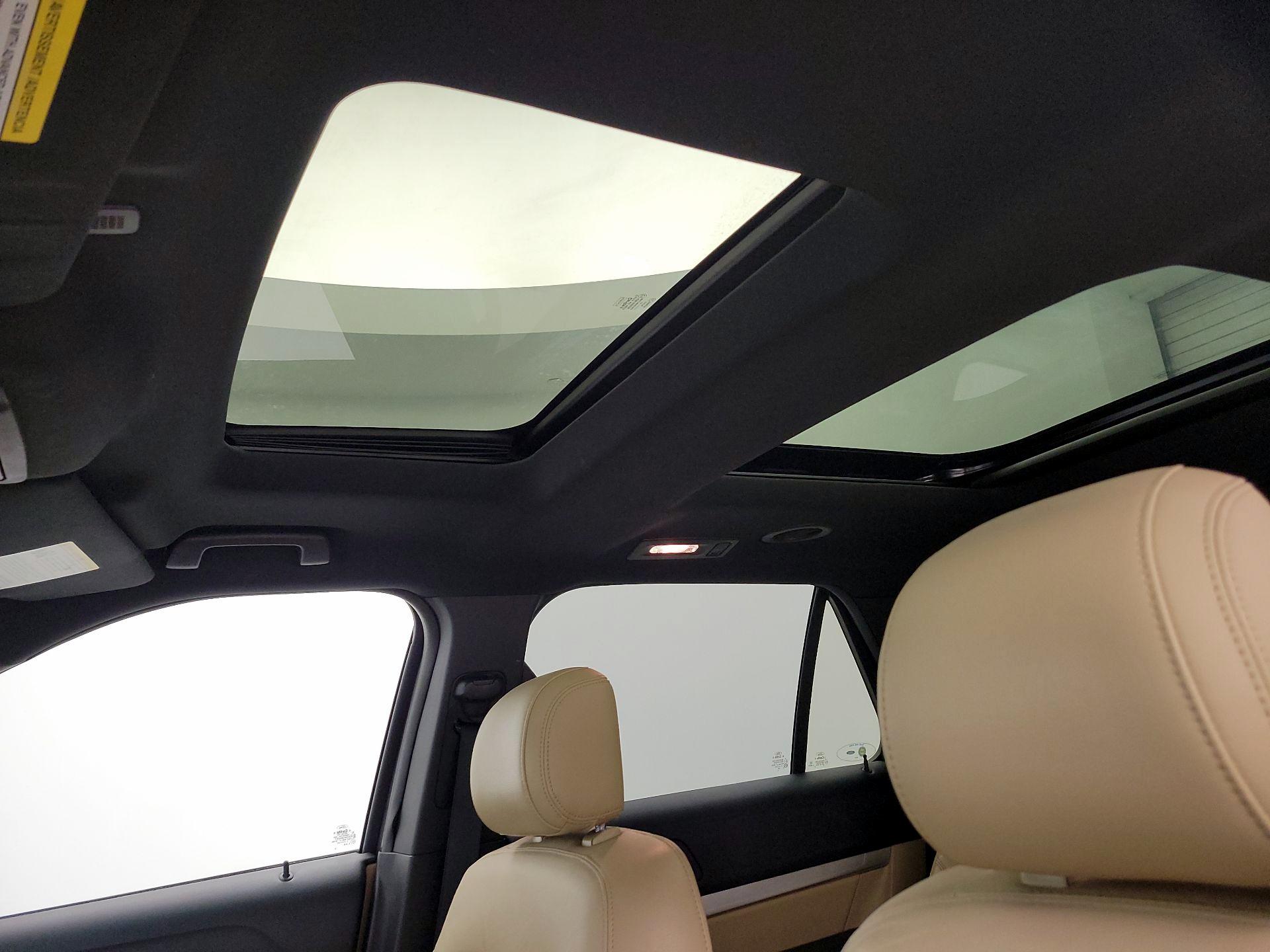 Thumbnail: 2016 Ford Explorer - 20